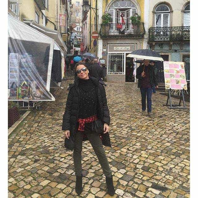 A atriz Giovanna Antonelli se diverte em Portugal. Veja as fotos!