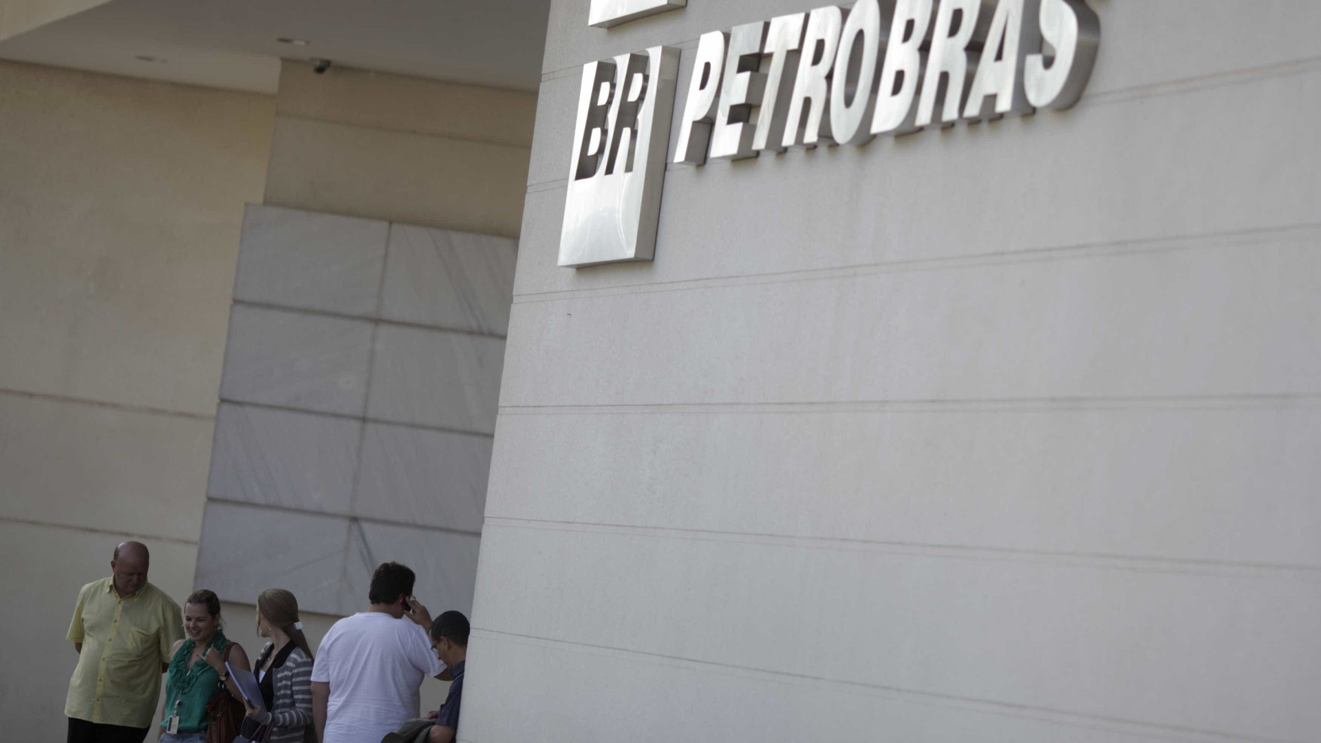 Petrobras lucra R$ 266 milhões no terceiro trimestre