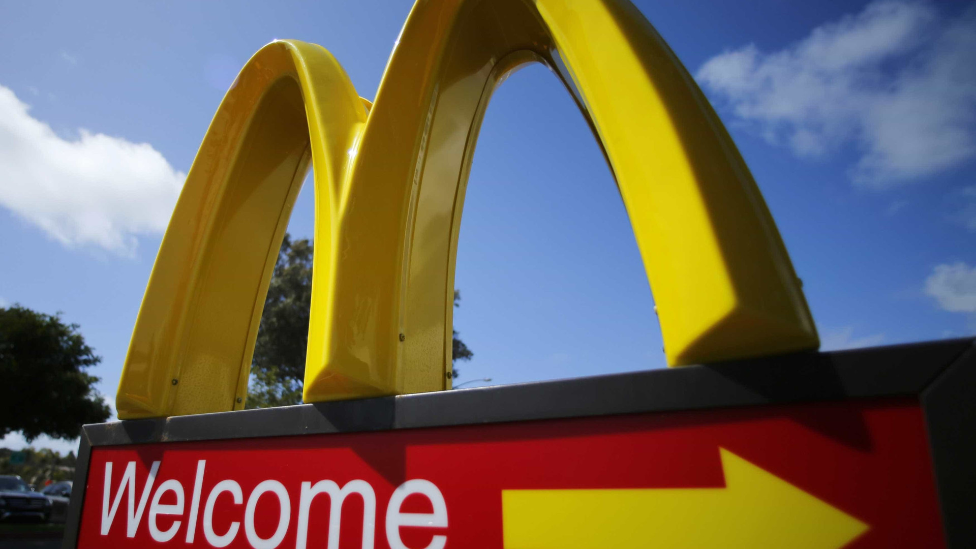 Saladas com fezes do McDonald's intoxicam 163 pessoas nos EUA