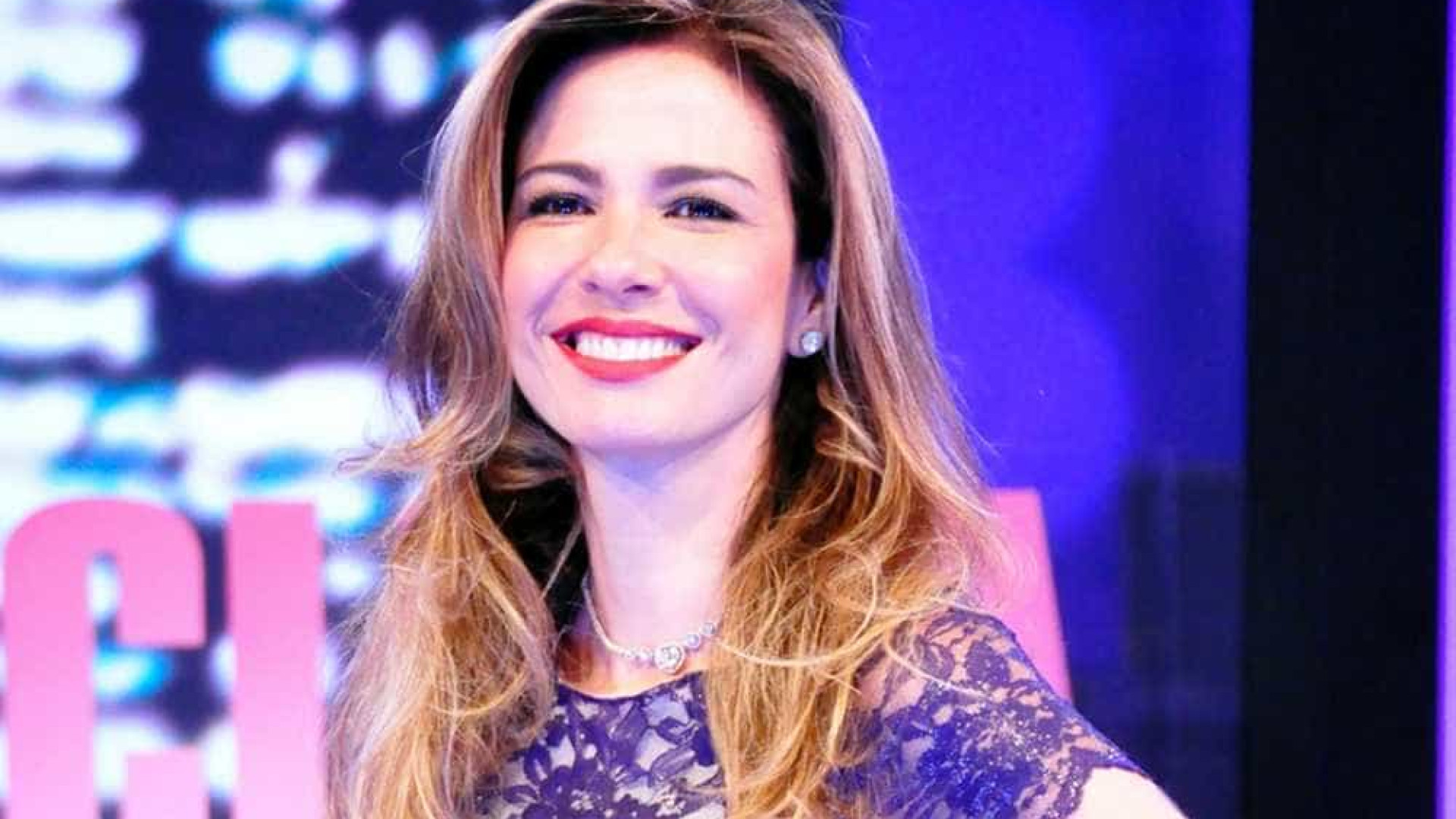Lu Gimenez elogia ex-marido em programa gravado antes da separação
