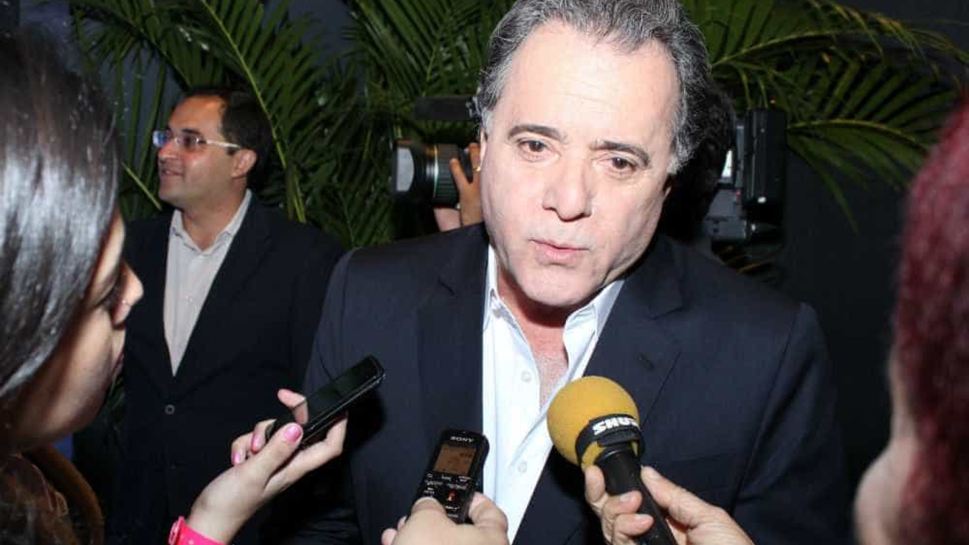 Tony Ramos pensa em cancelar contrato com Friboi: 'Tenho esse direito'