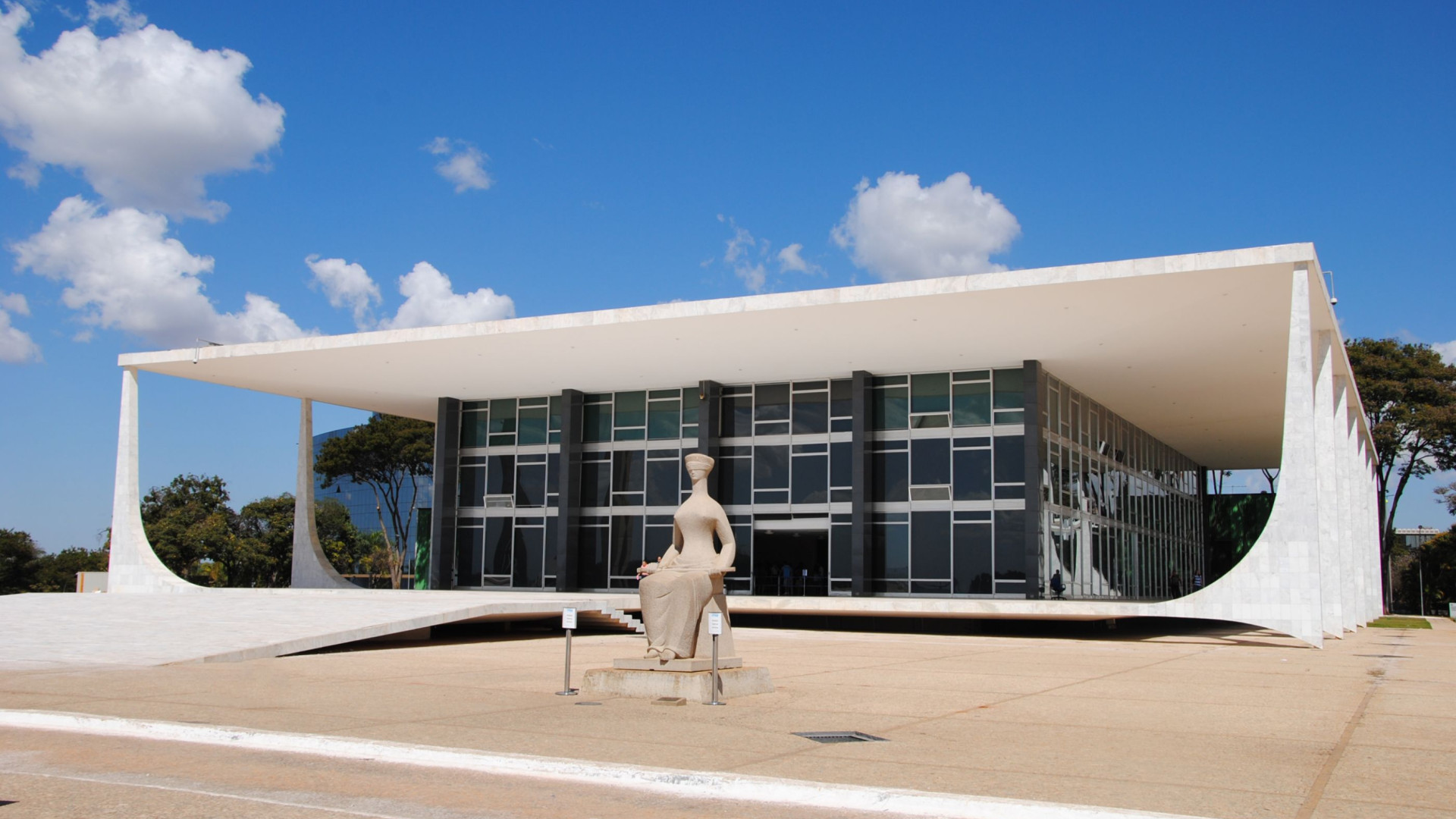 Microcefalia: Ministros do STF querem
adiar decisão sobre aborto