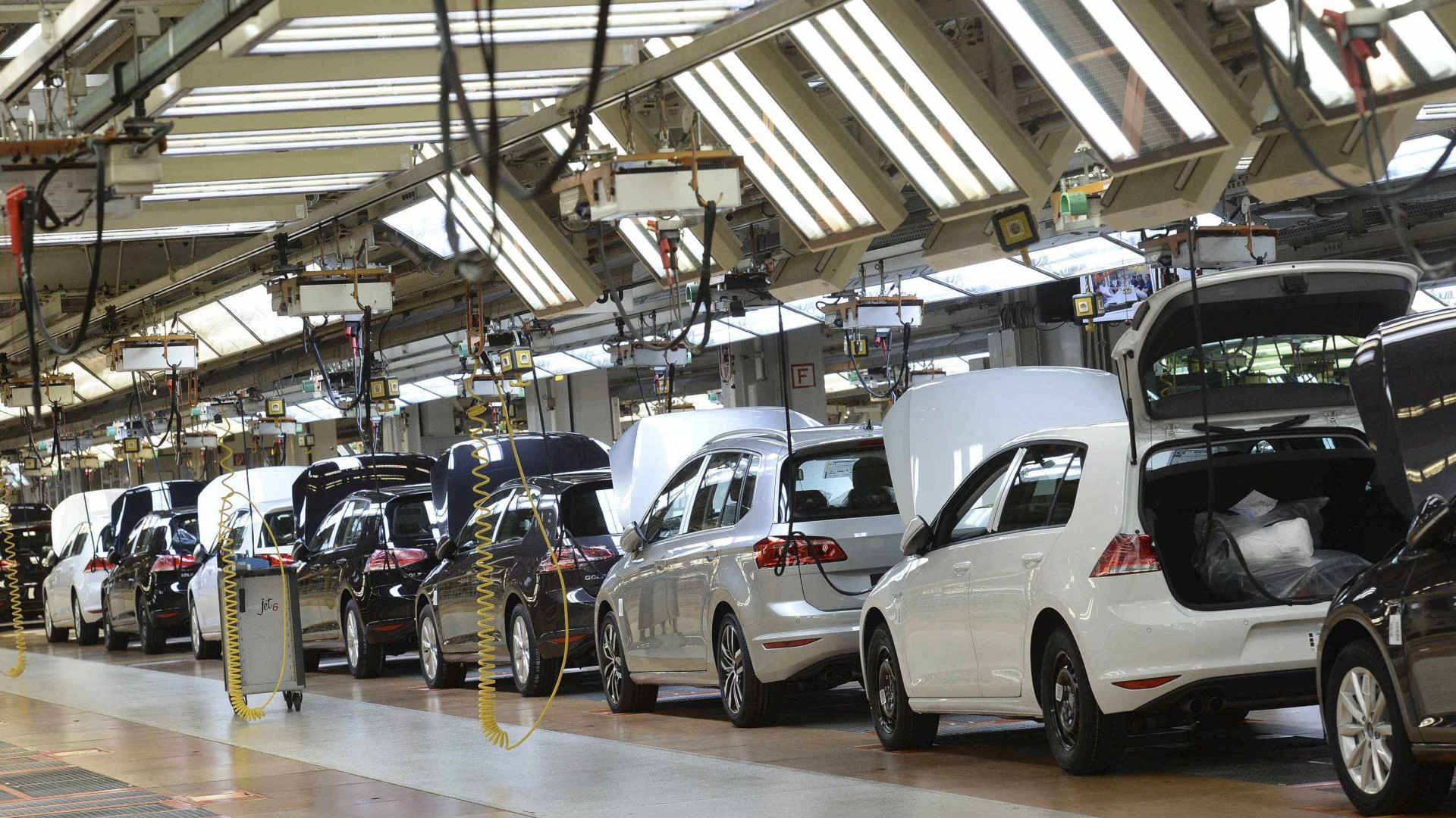 Vendas mundiais de robôs industriais batem recorde