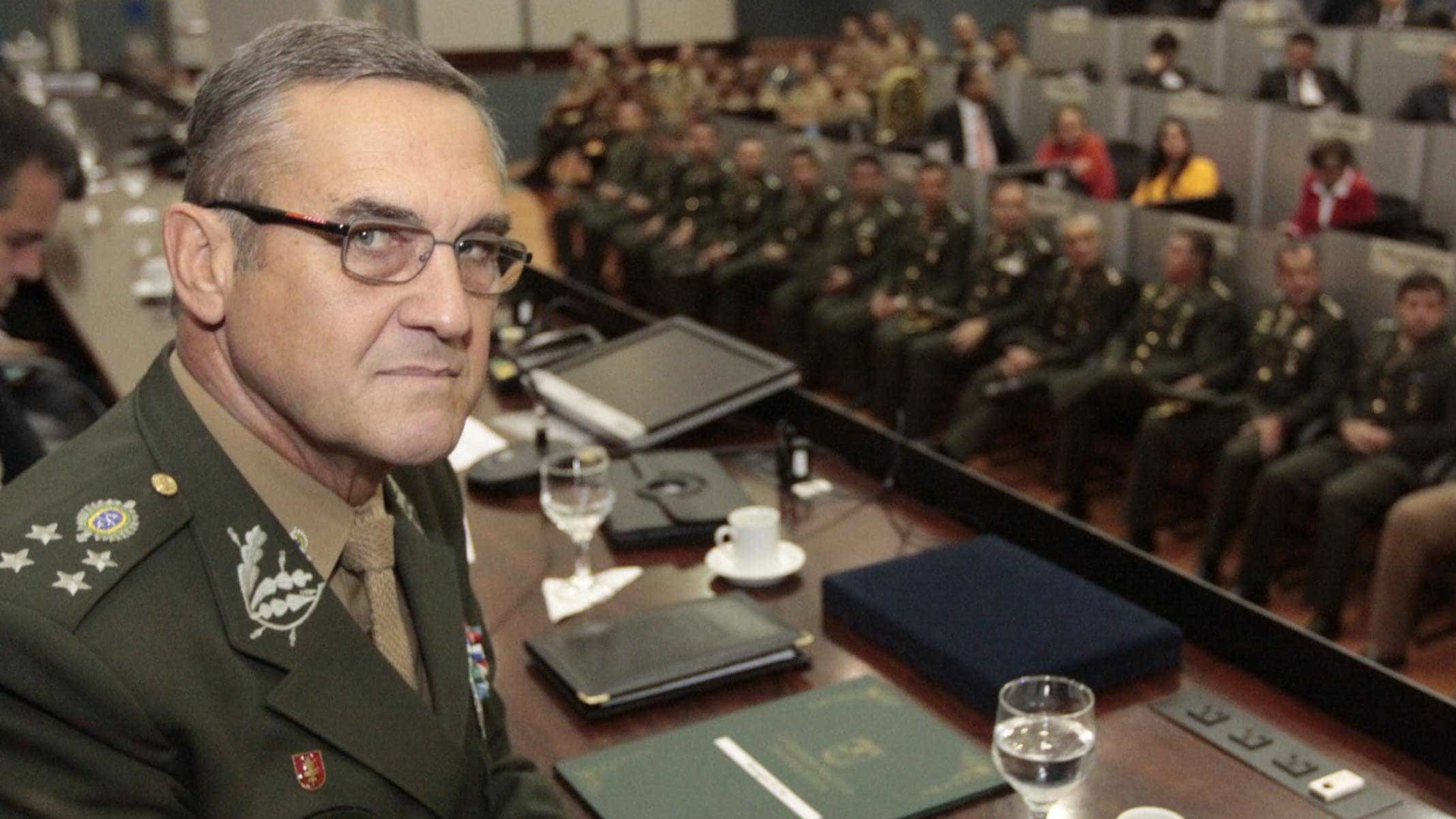 Forças Armadas se reúnem com Temer e afirmam que cumprirão Constituição