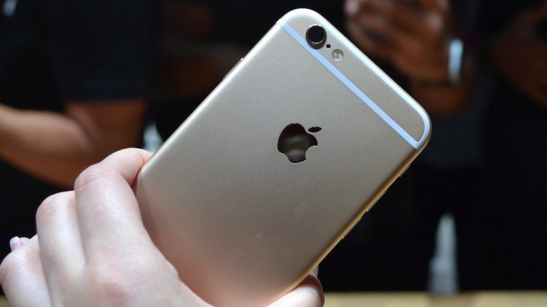 Apple se torna primeira empresa a valer US$ 1 trilhão; saiba como