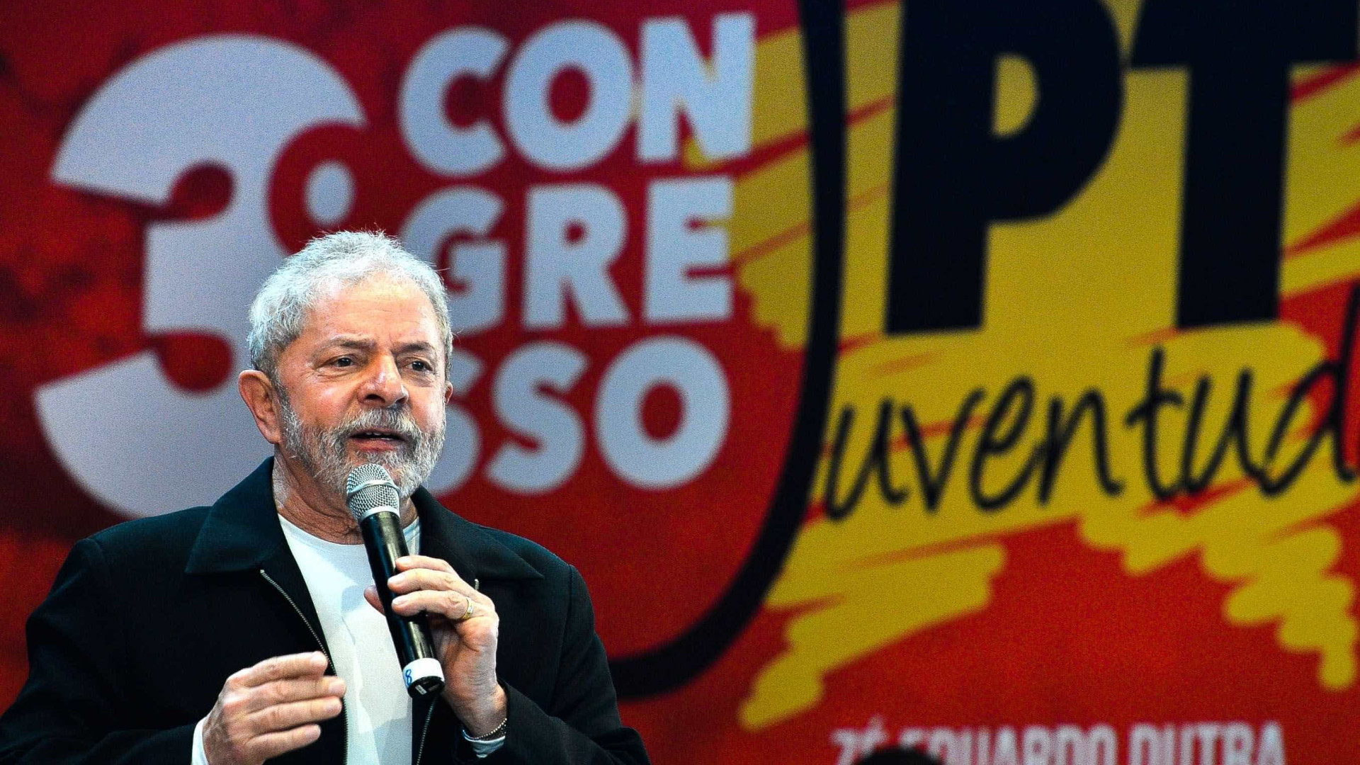 Lula promete estar 'na trincheira'
para que Temer 'saia logo'