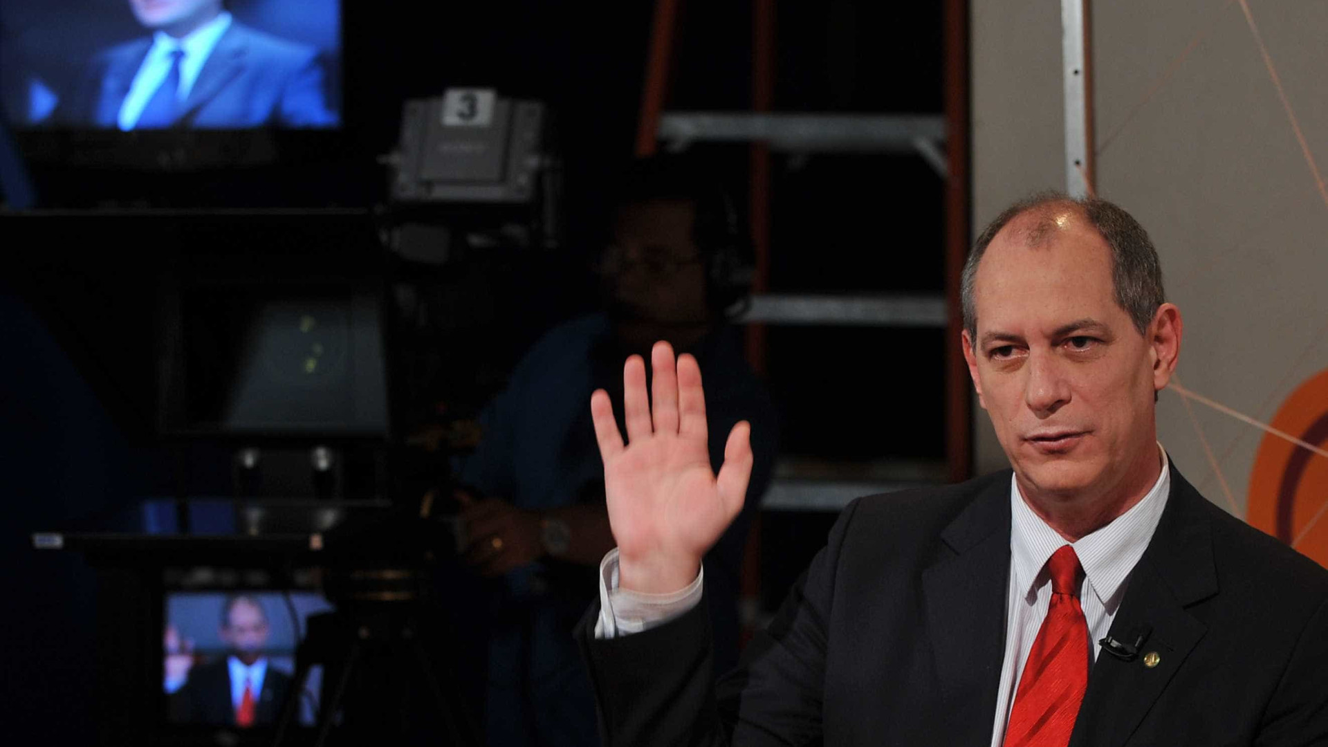 Incomodado com proximidade de PP e Ciro, Planalto ameaça retaliação