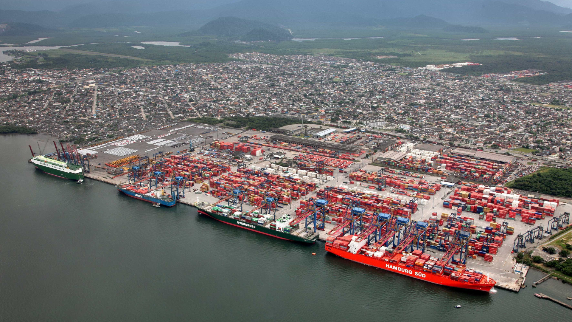 Exportações brasileiras crescem com guerra comercial entre China e EUA