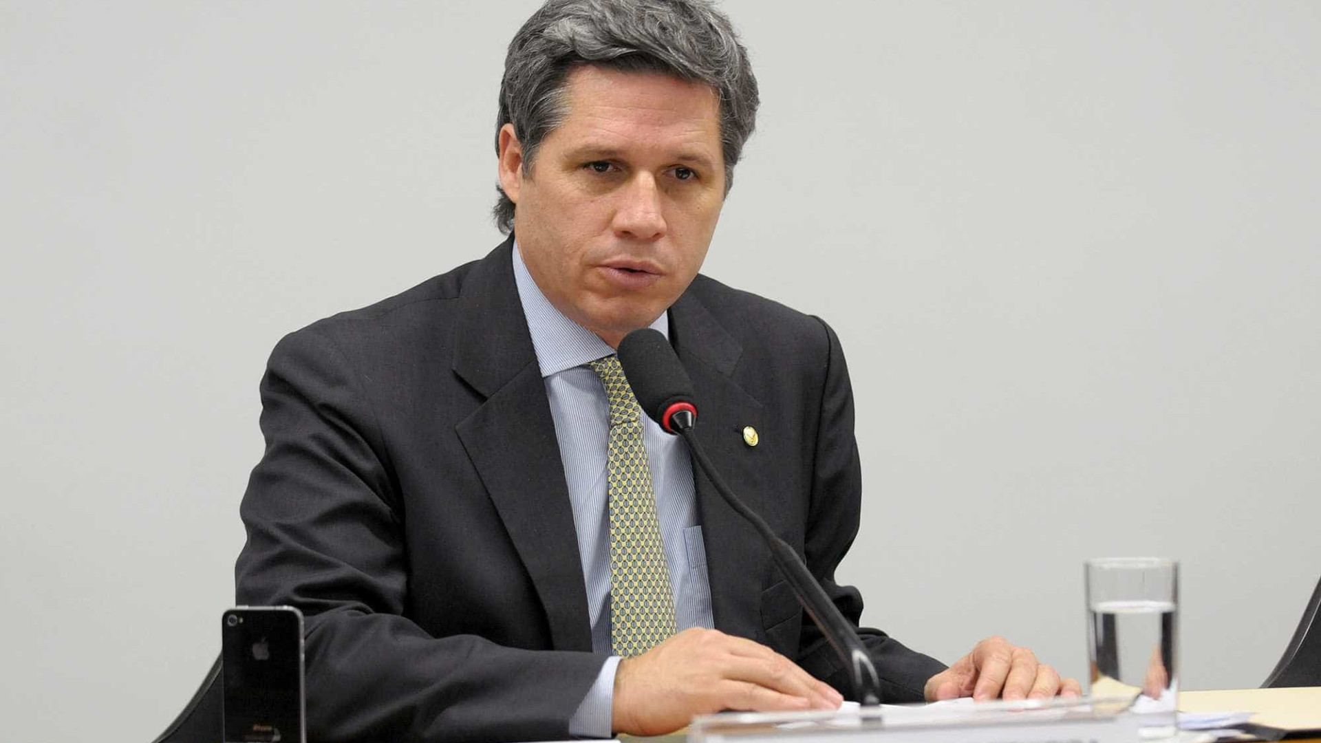 Deputado vai ao MPF após fala de diretor da PF sobre Temer