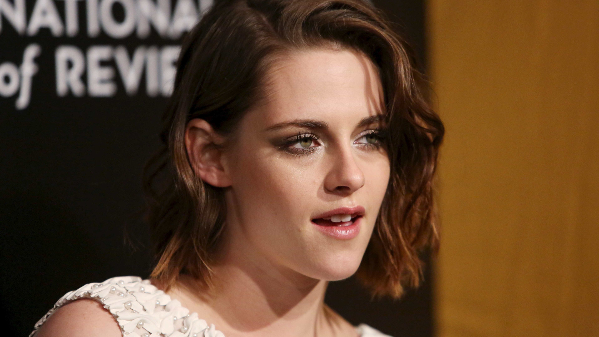 "Parem de reclamar”, diz Kristen Stewart sobre racismo no Oscar