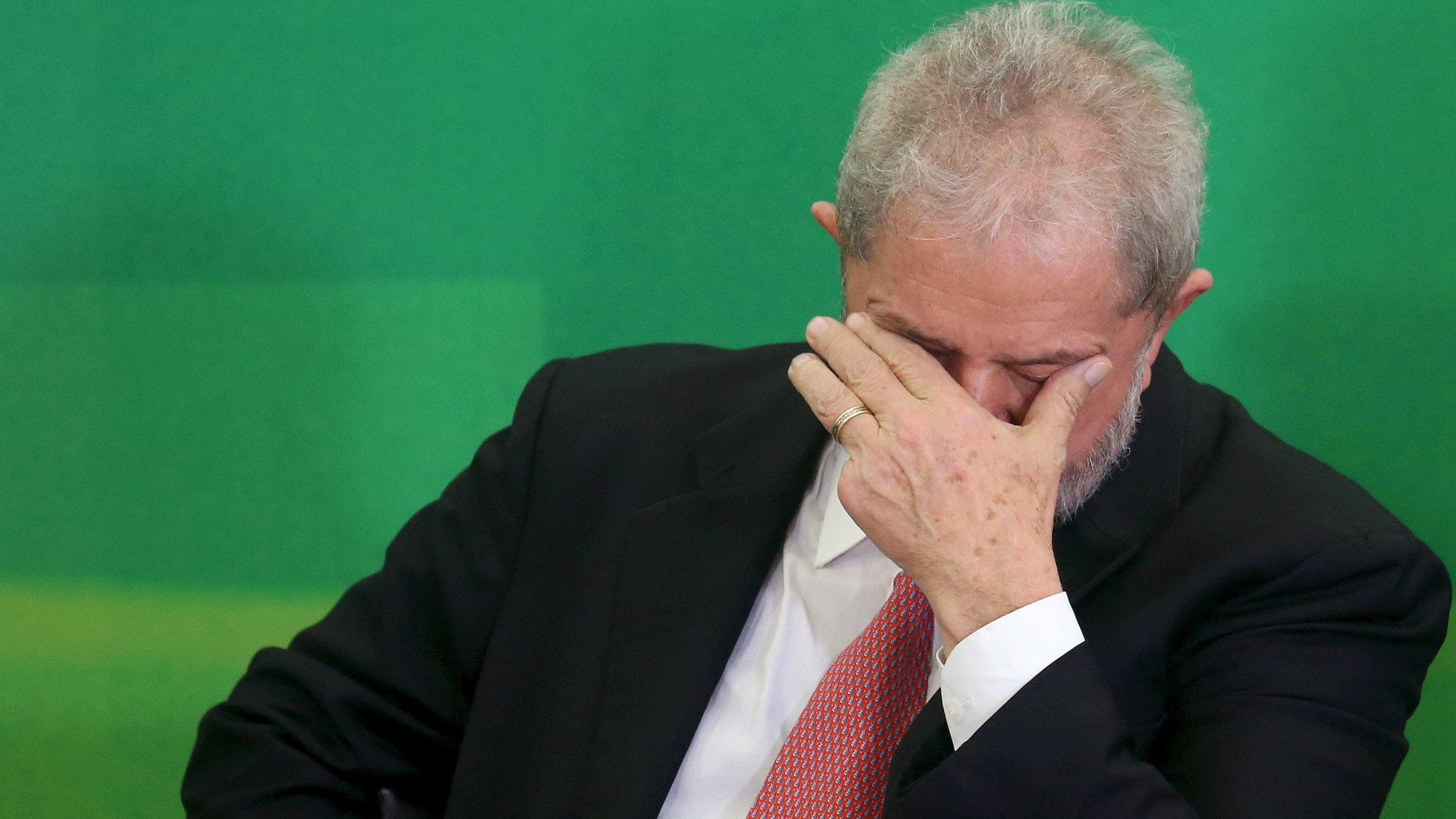 Moro manda bloquear R$ 606 mil de Lula