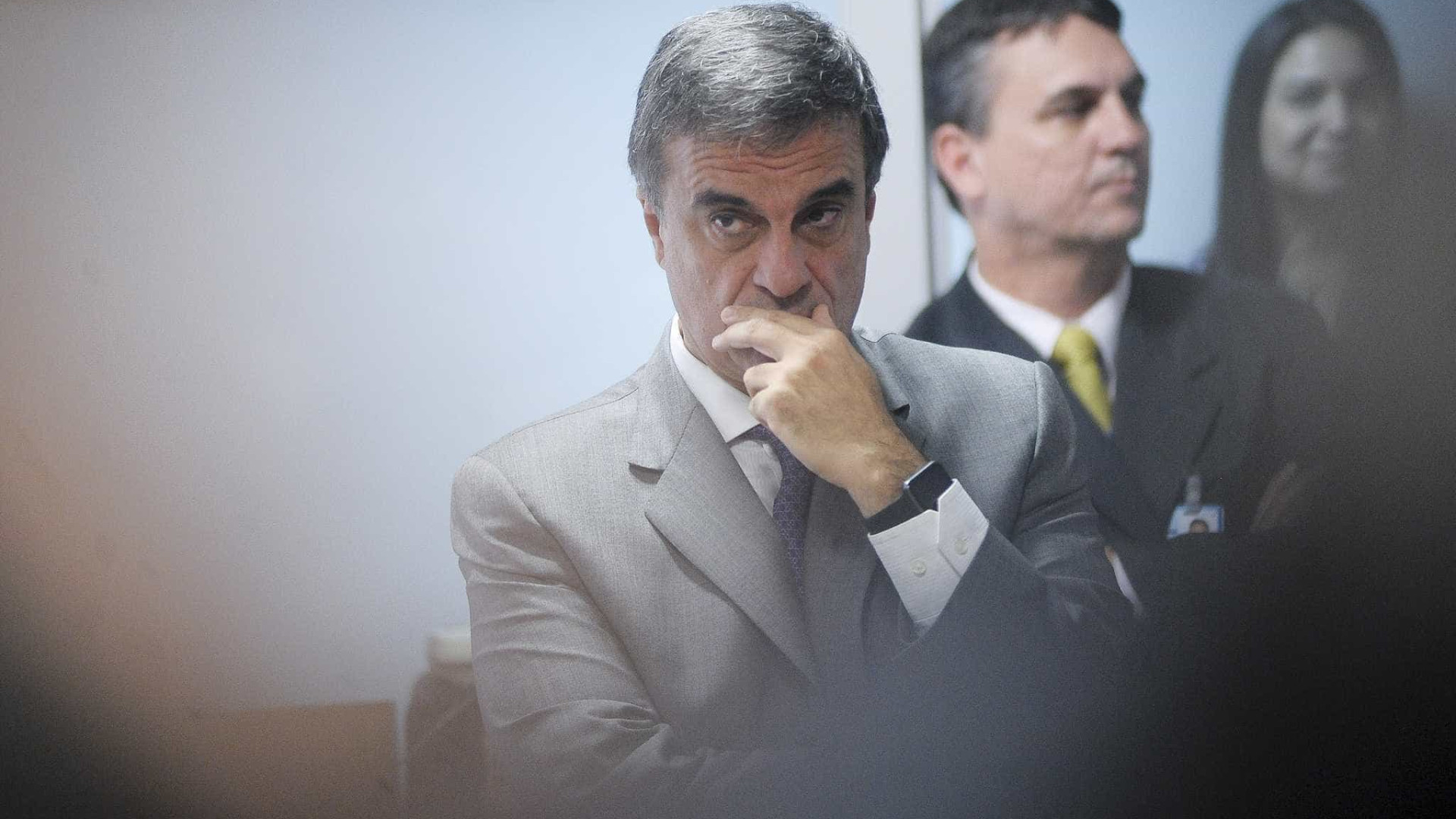Governo de Temer é 'desastre em todos
os sentidos', diz Cardozo