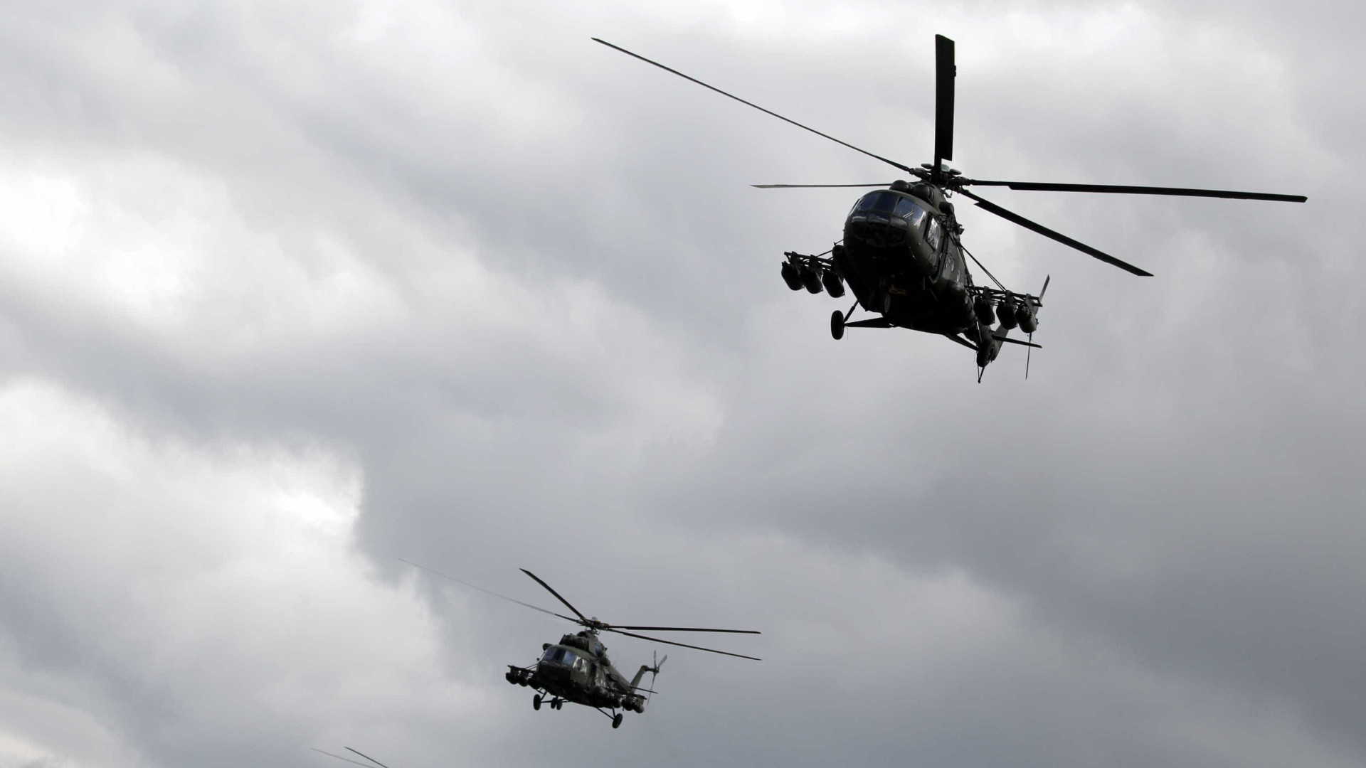 Acidente com dois helicópteros militares provoca cinco mortos