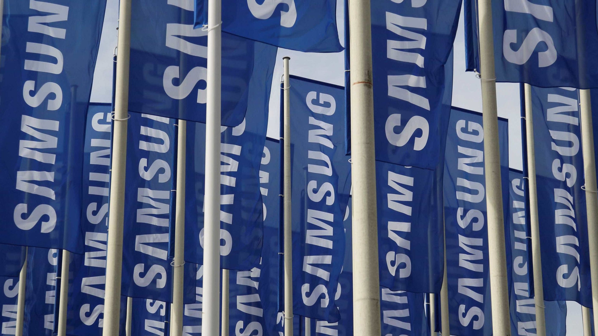 Smartphone da Samsung pega fogo em avião em pleno voo
