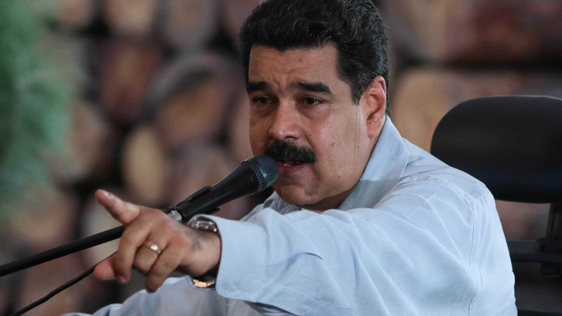 Bombeiros que compararam Maduro a jumento são detidos
