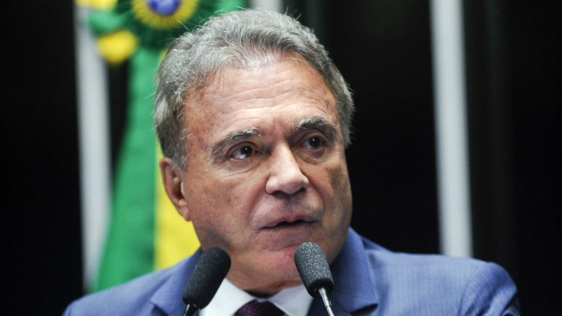 PSDB conversa com Álvaro Dias para unificar o centro nas eleições