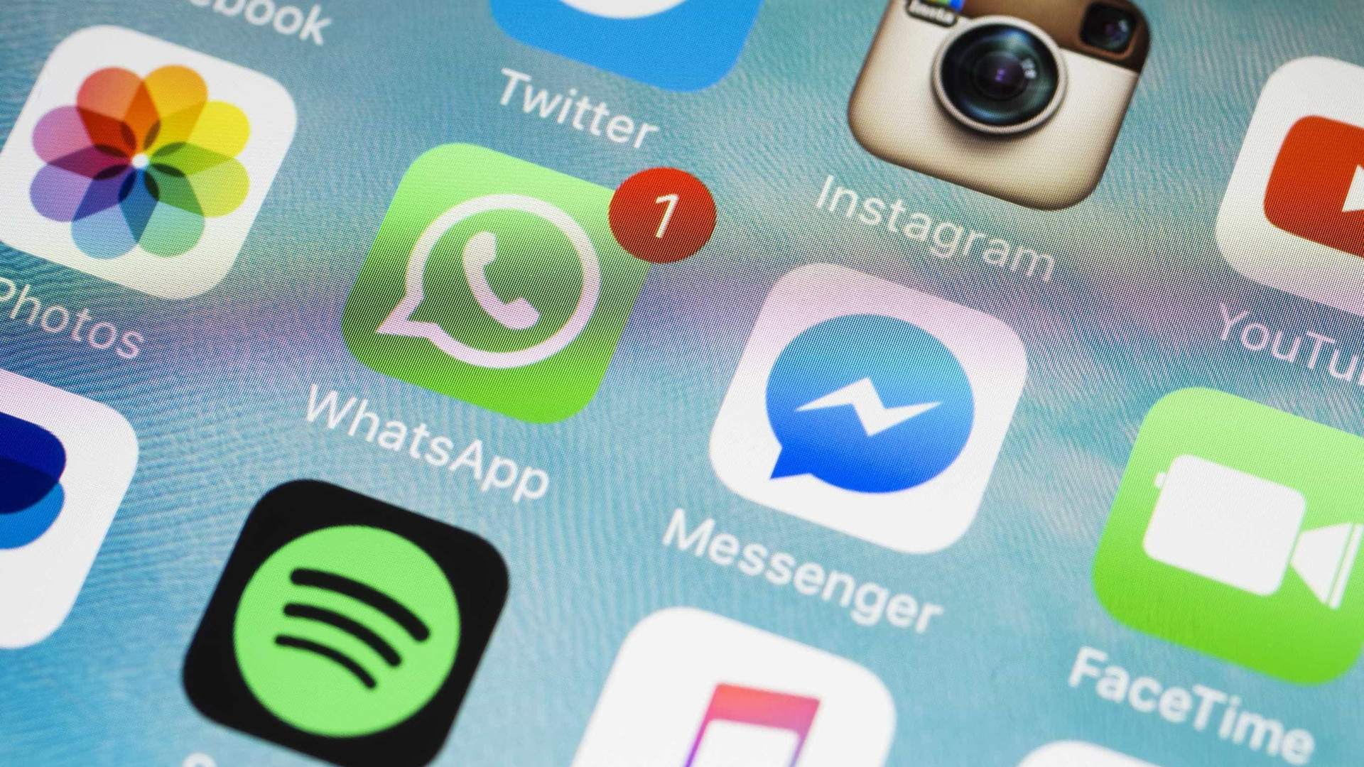 Facebook confirma que espia conversas no Messenger