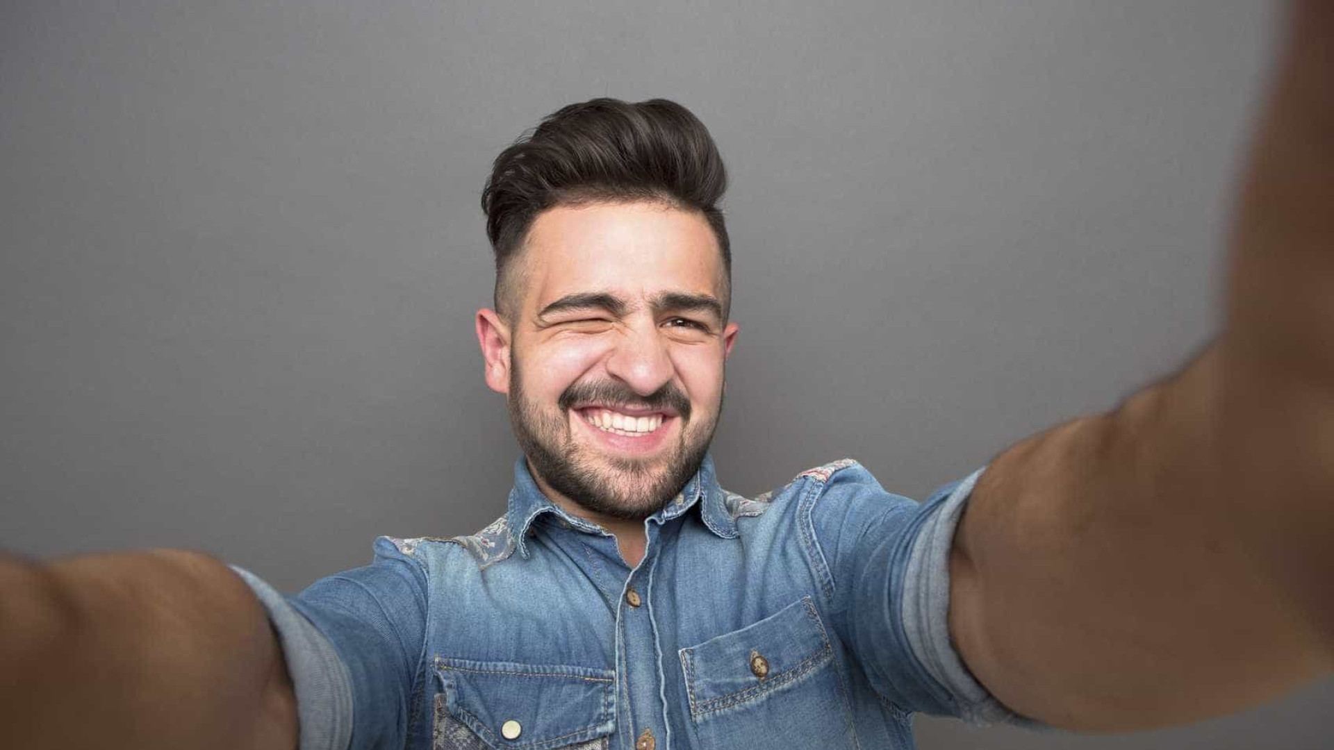 Estudo revela acidentes mais comuns ao tirar selfies