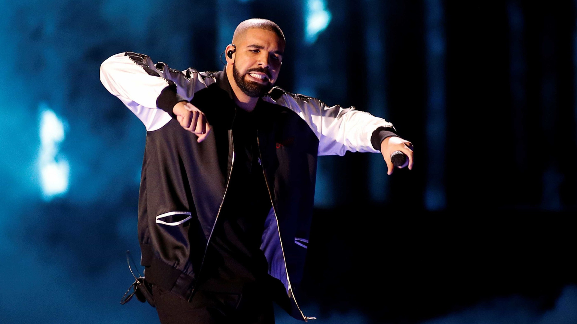 Drake bate recorde e lidera serviços de streaming