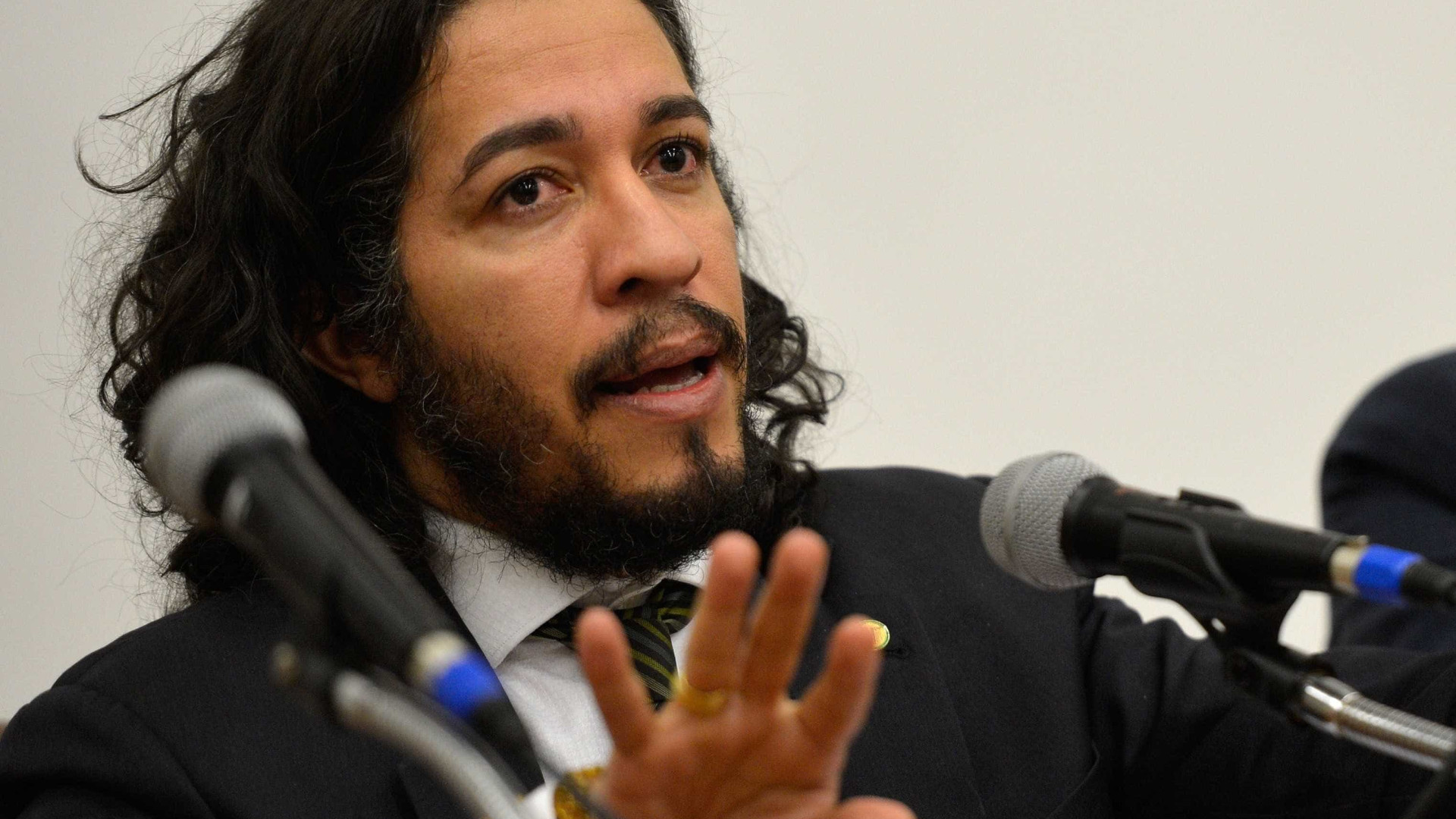 Câmara analisa conduta de deputado que postou vídeo contra Wyllys