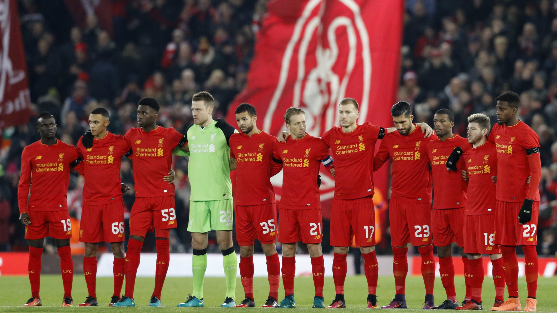Liverpool faz homenagem arrepiante
à Chapecoense; assista