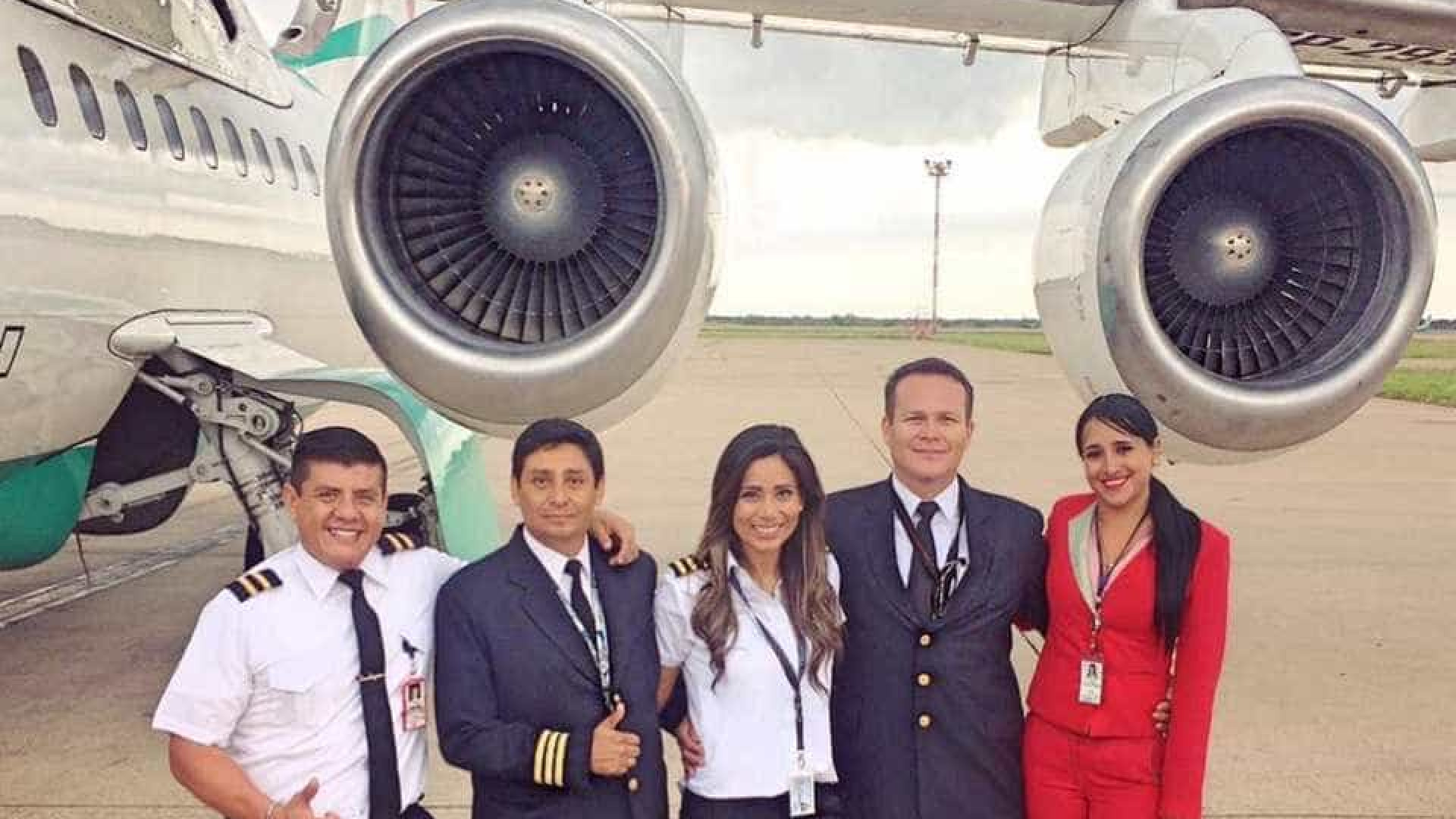 Comissária conta que luzes do avião
se apagaram antes da queda