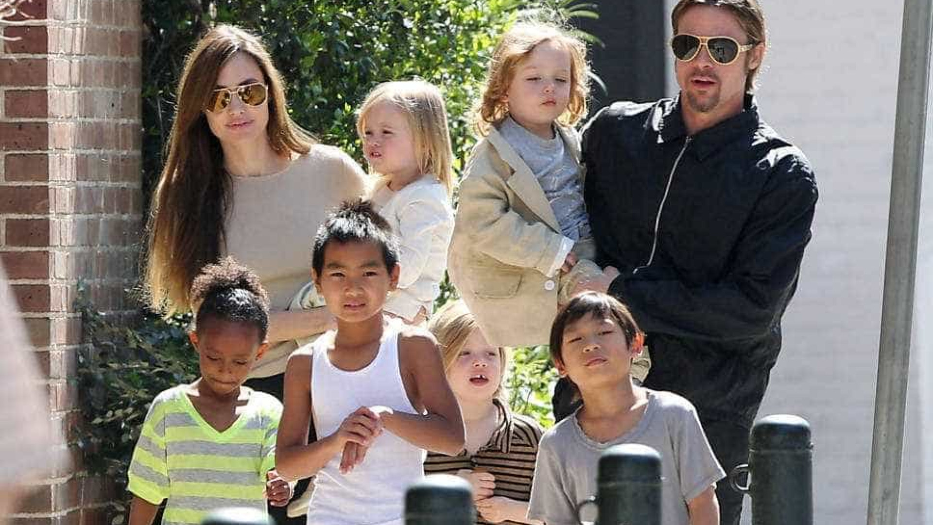 Angelina Jolie proibiu Brad Pitt de passar feriado com os filhos