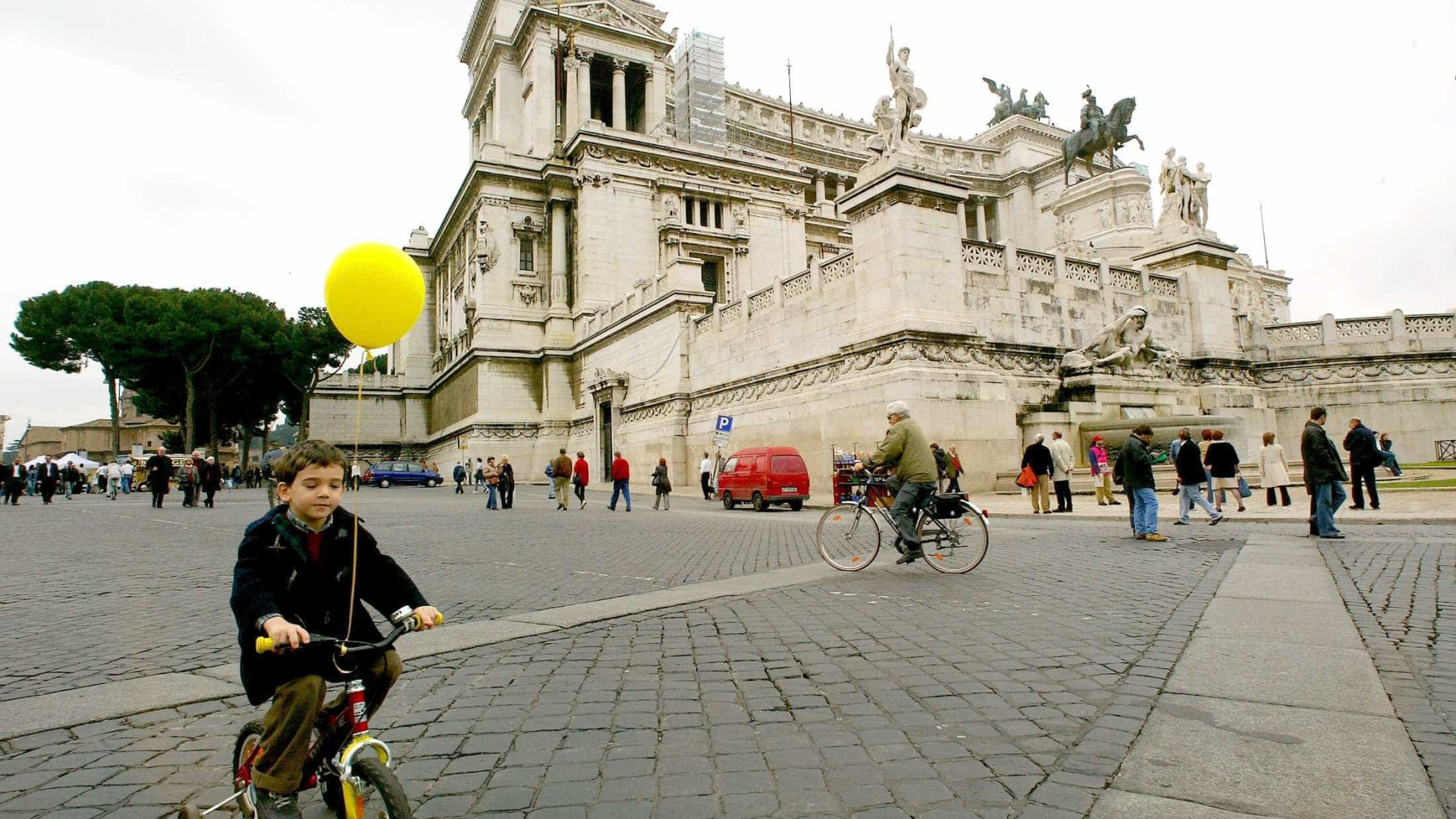 Veneza proíbe a circulação de turistas em bicicletas