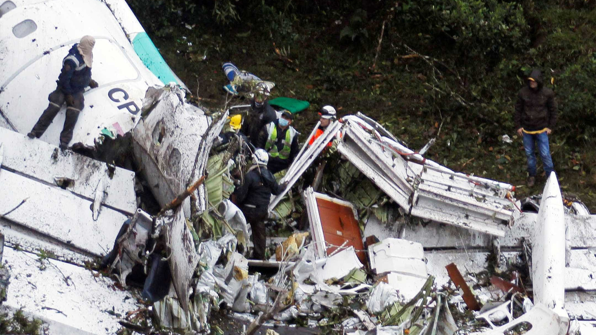 Avião não tinha combustível, afirma
Aeronáutica colombiana