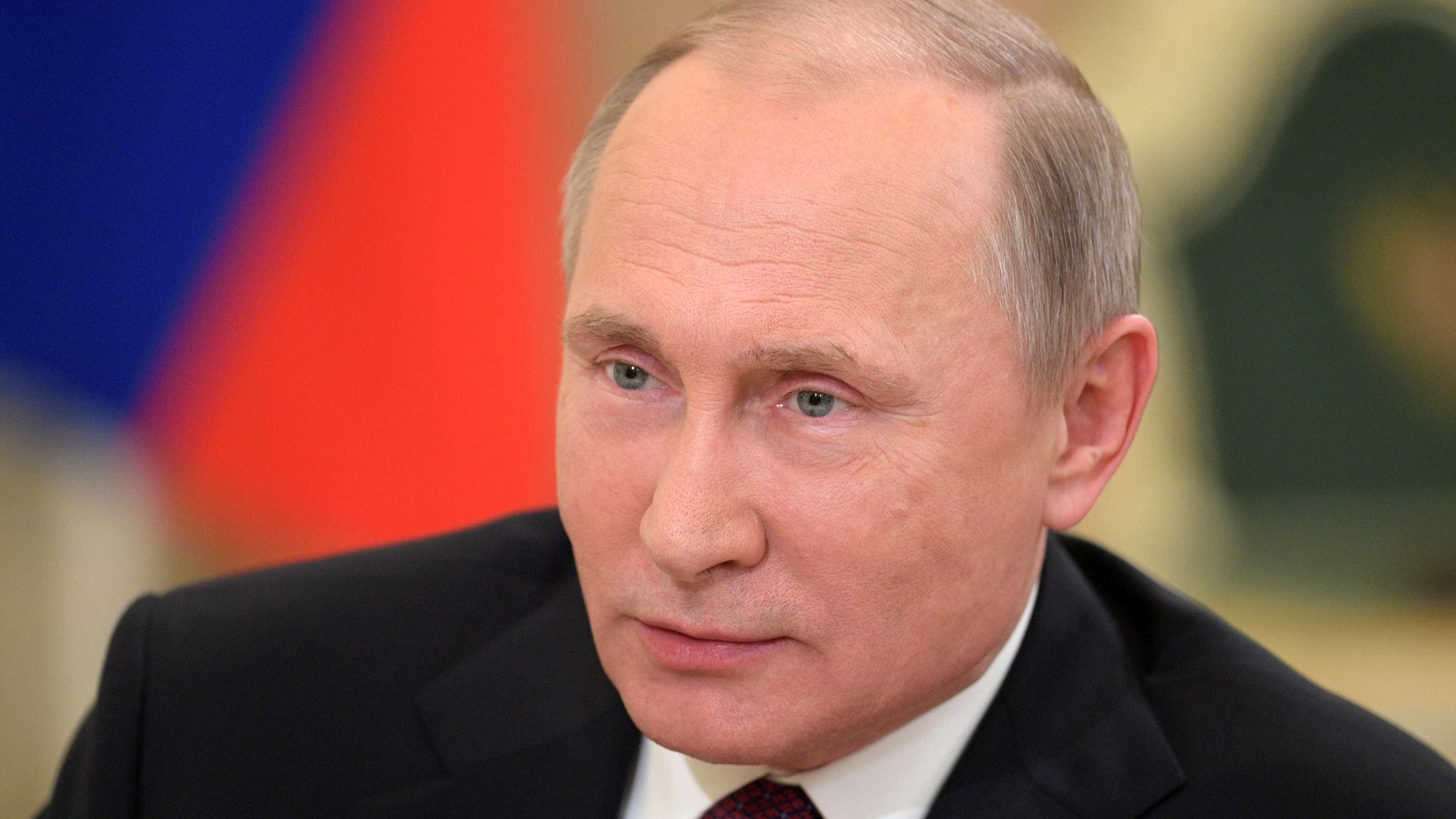 Rússia vai às urnas para escolher presidente; Putin deve ser reeleito