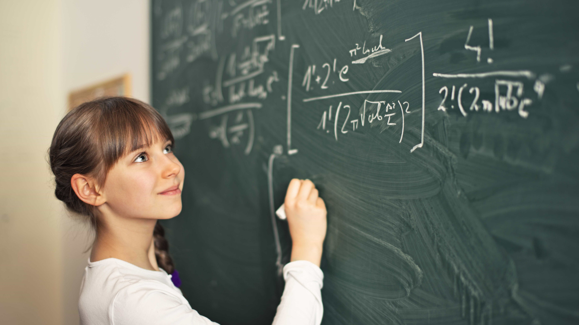 Estudantes participam da segunda fase da Olimpíada de Matemática