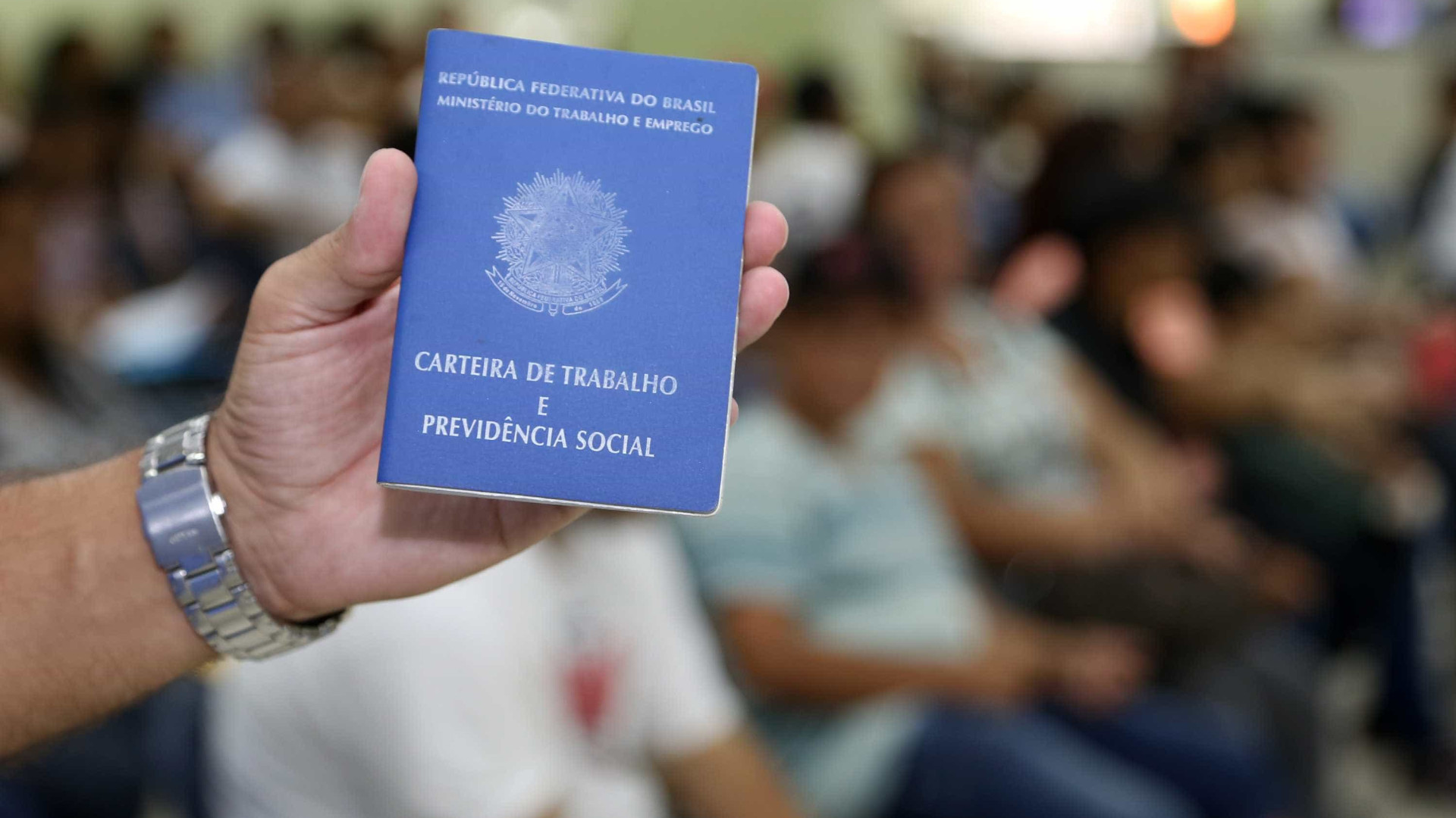Quase 3 milhões procuram emprego
há mais de dois anos, diz IBGE