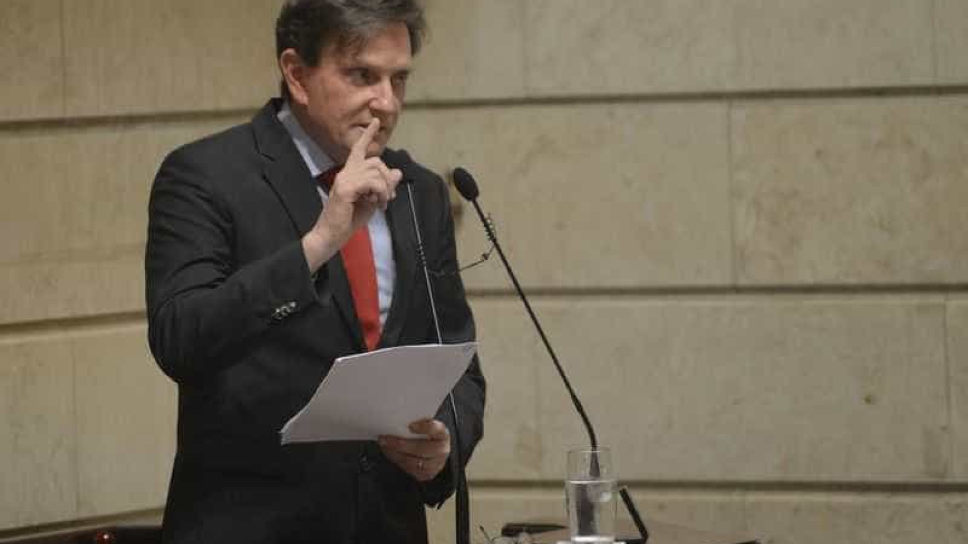 Jornalista do Rio é demitido por ordem
de Crivella, diz colunista