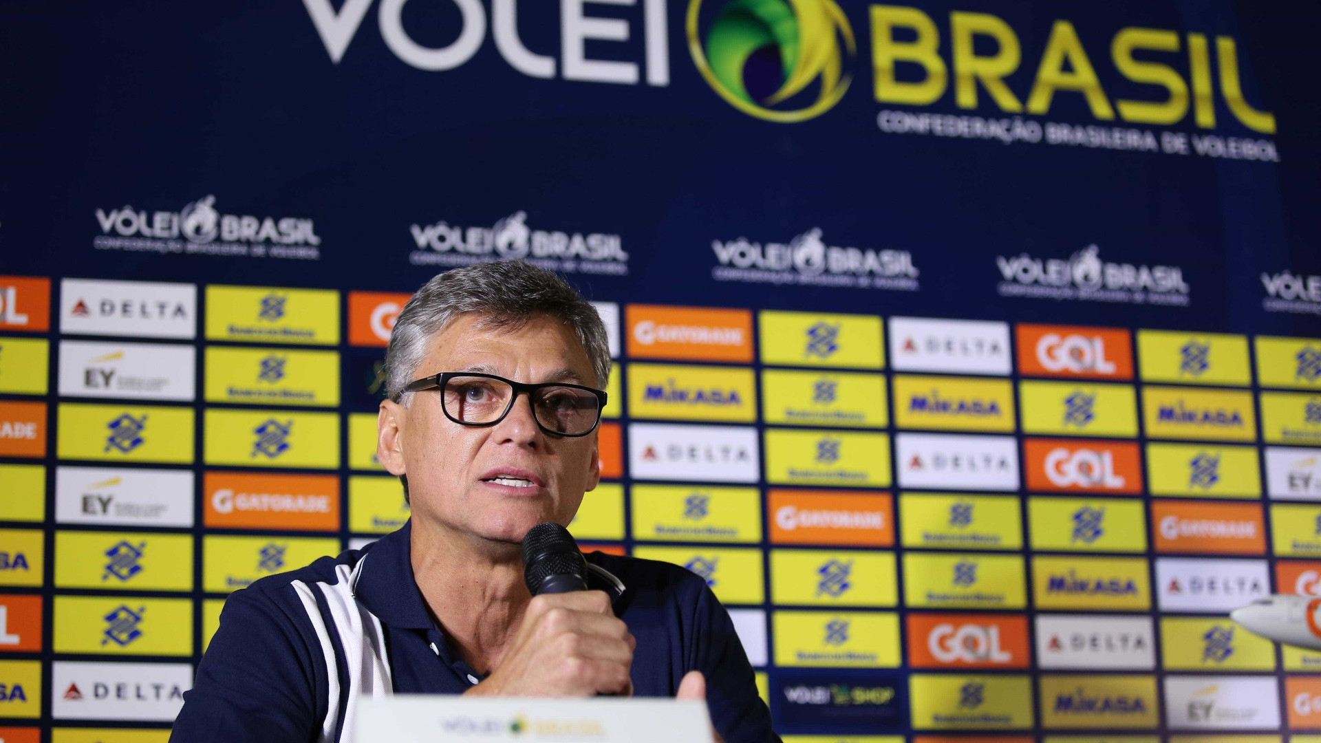 'Não existe mudança de rota', diz novo
treinador da seleção de volei