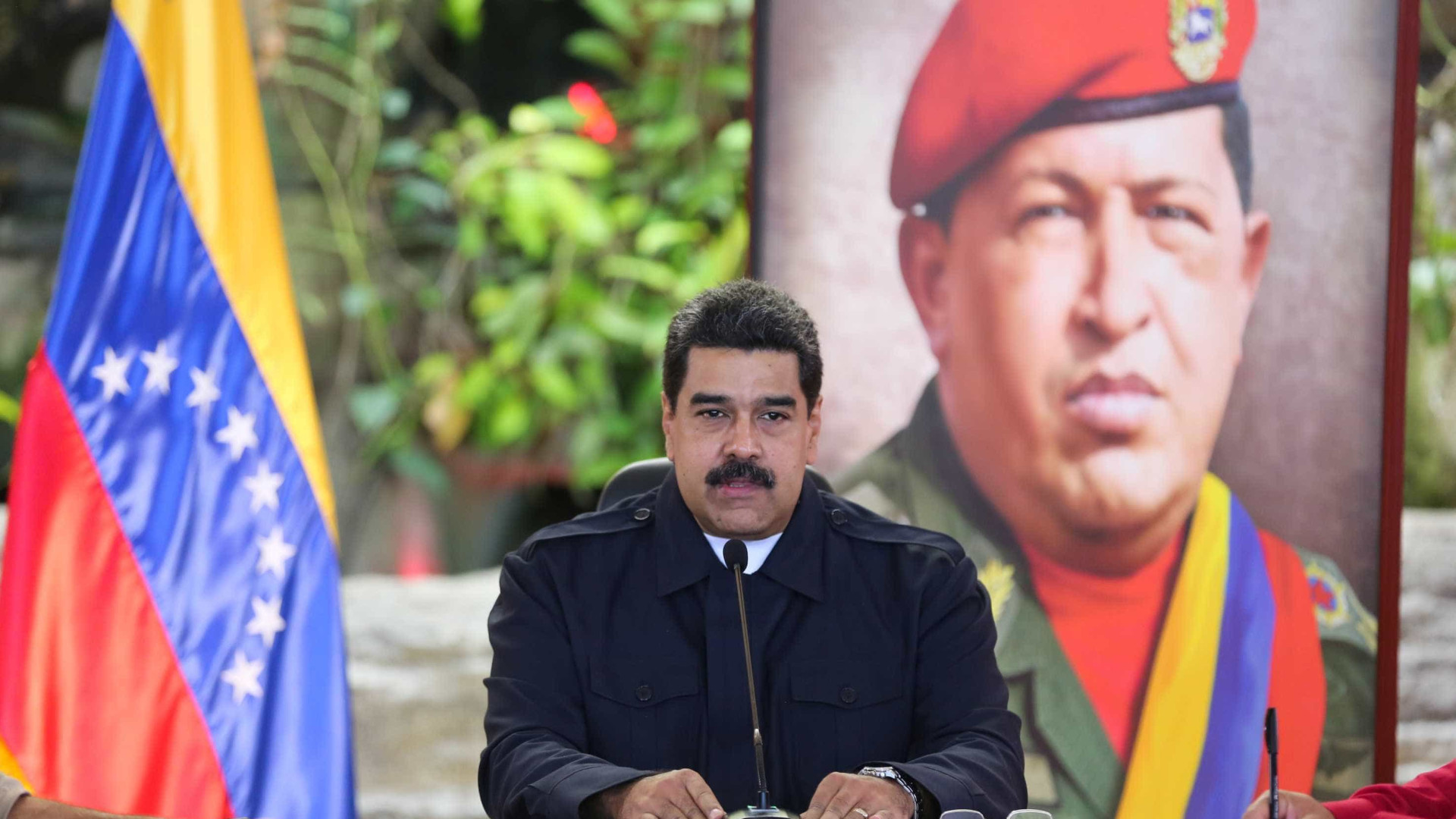 Maduro afirma que não abandonou
cargo e que é alvo de golpe
