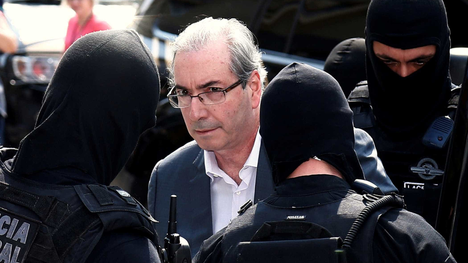 Ministros do STF discutem concessão
de habeas corpus a Cunha