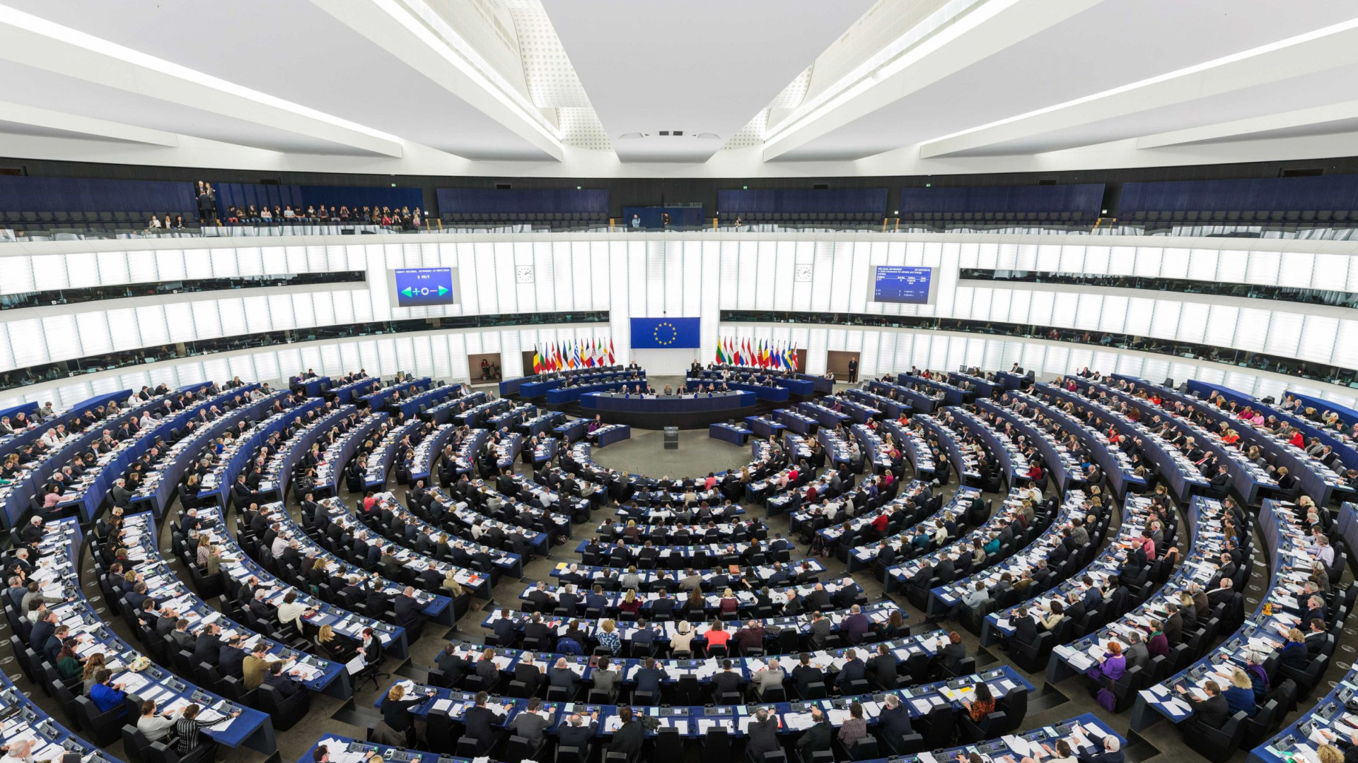 Parlamento Europeu aprova moção de censura contra governo húngaro