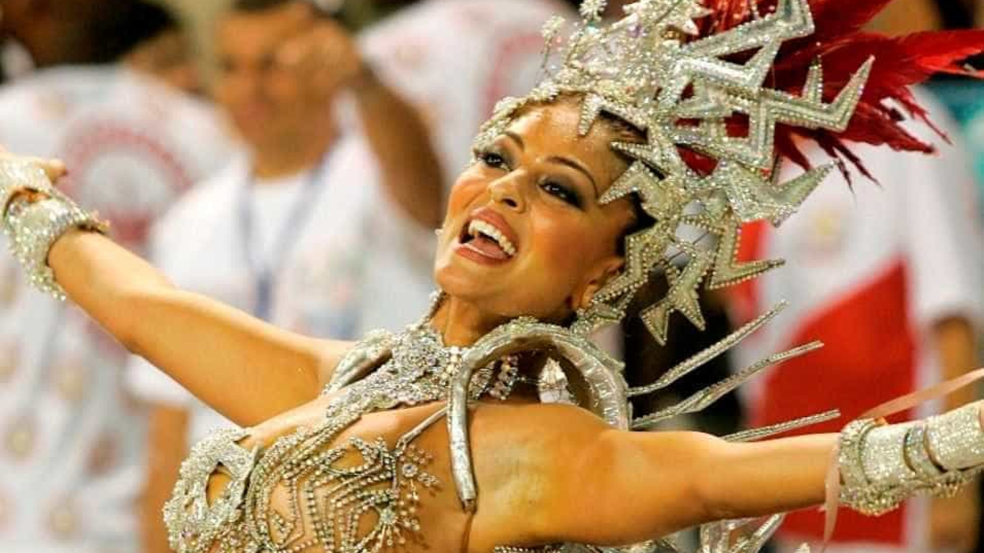 'Quero fazer uma despedida à altura', diz Juliana Paes sobre o Carnaval