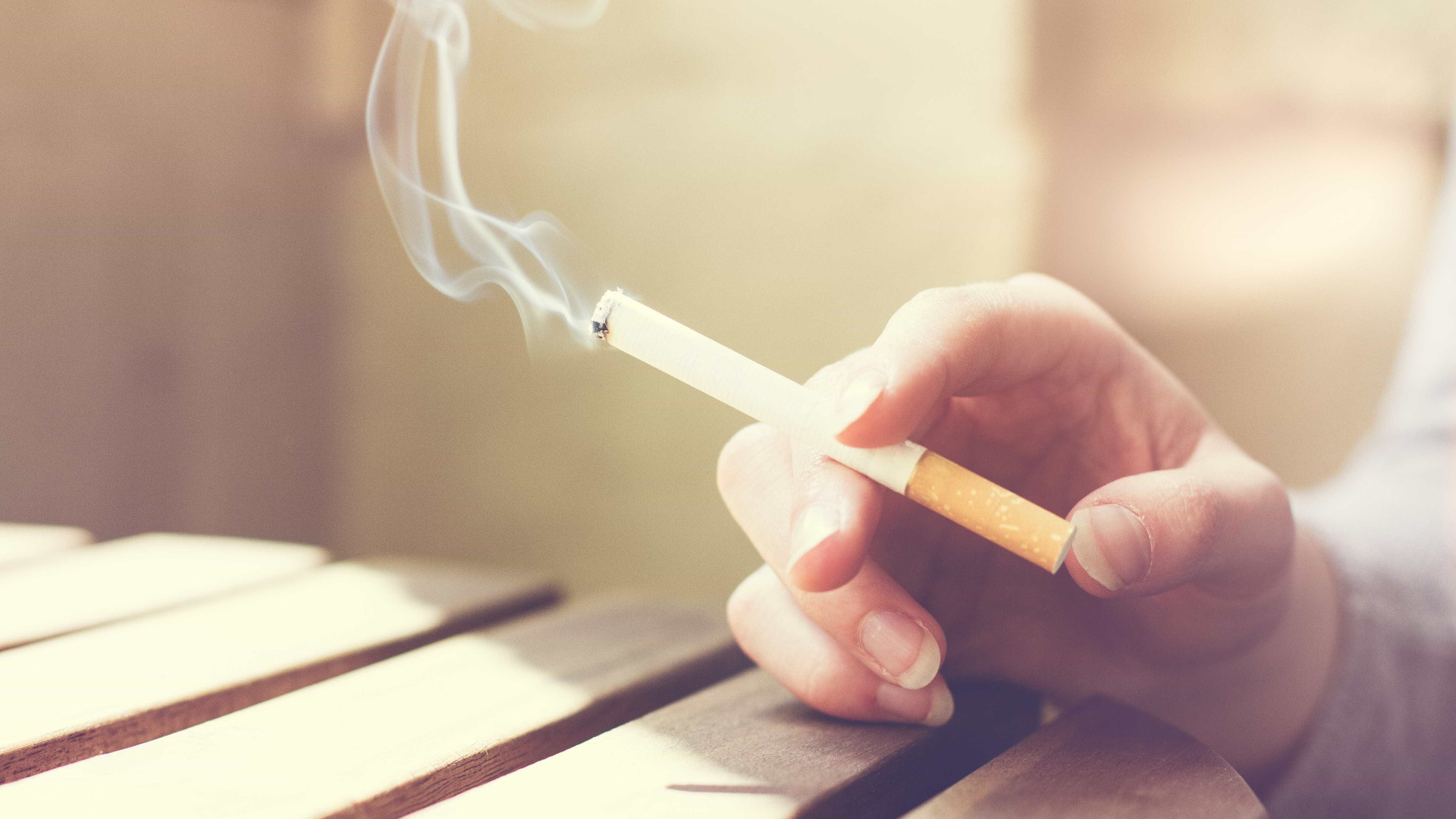 Quase 50% dos fumantes querem deixar cigarro nos próximos meses