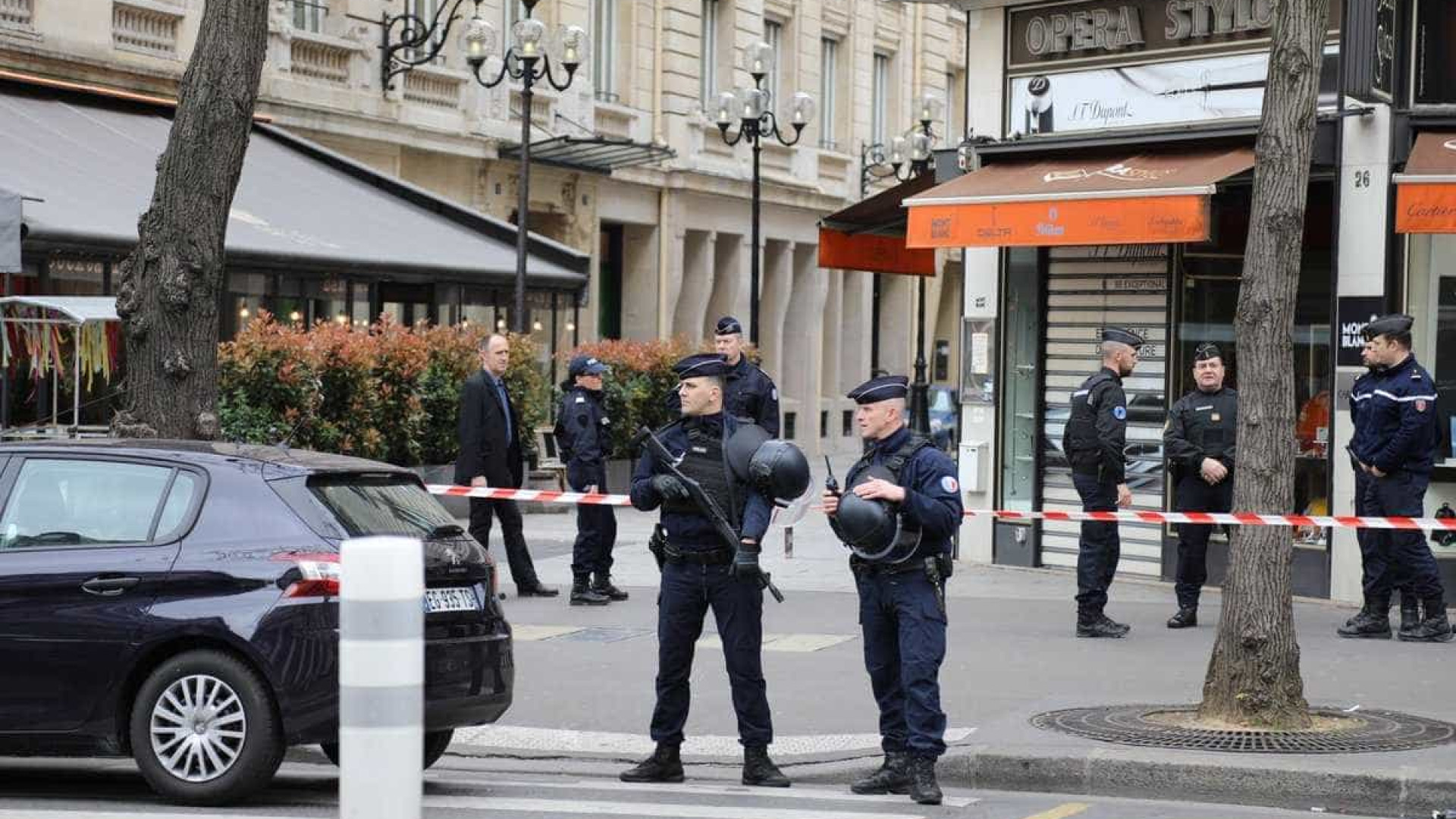 Tribunal em Paris é evacuado
por alerta de bomba nesta segunda