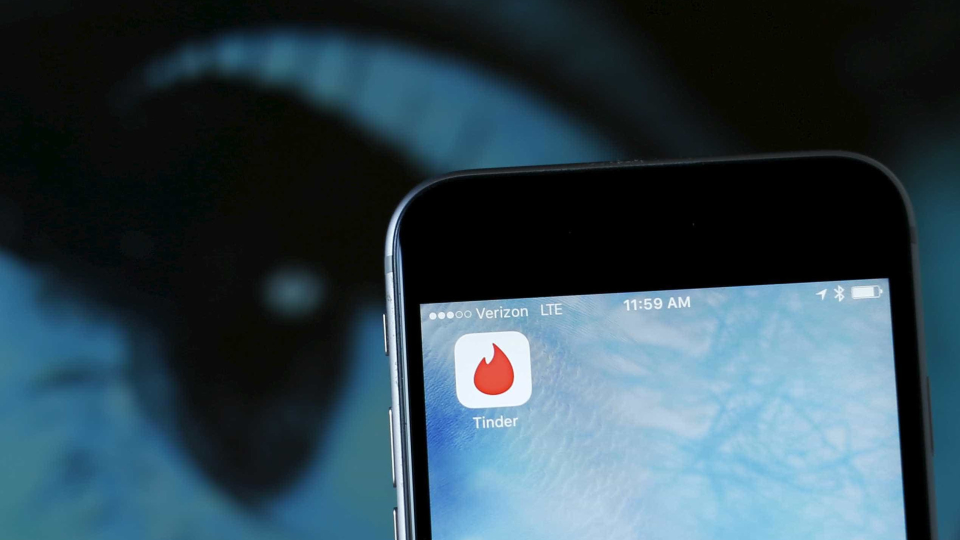 Quantidade de dados que o Tinder sabe sobre você é assustadora