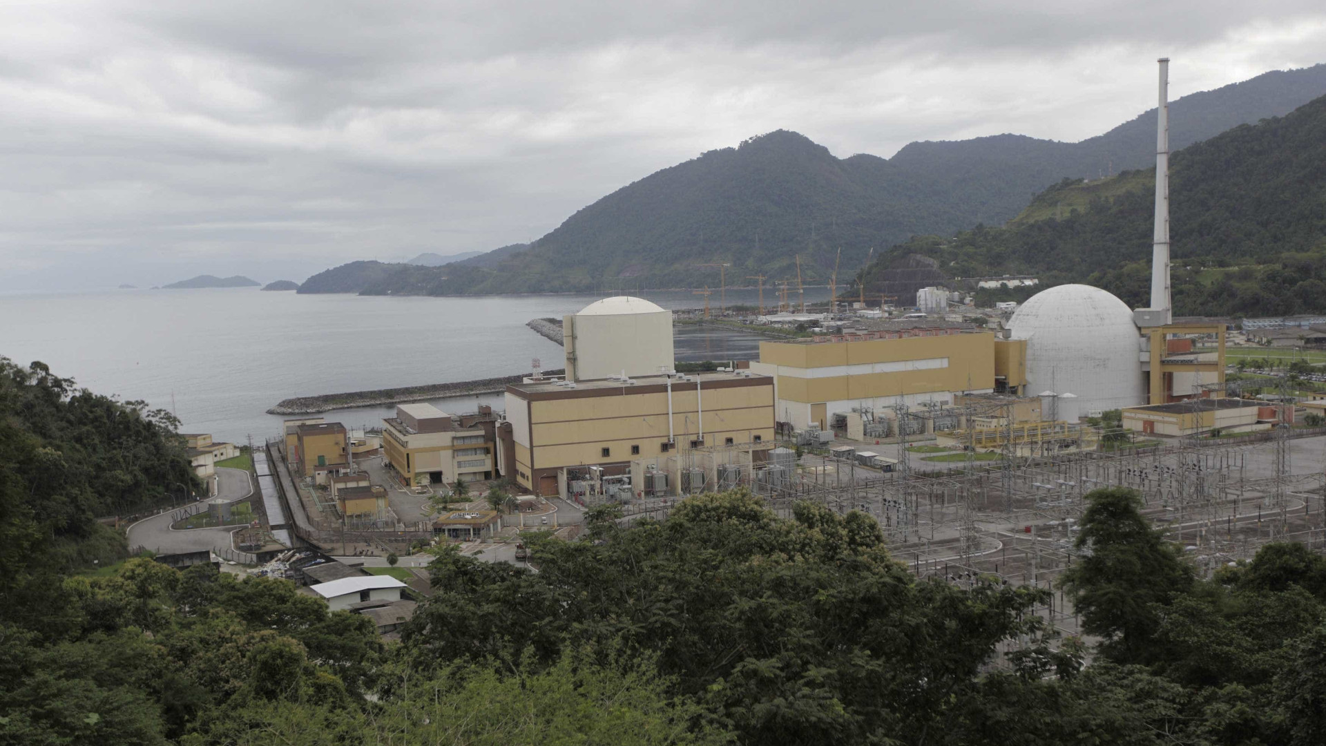 Com tarifa mais cara, governo prevê concluir Angra 3 em 2026