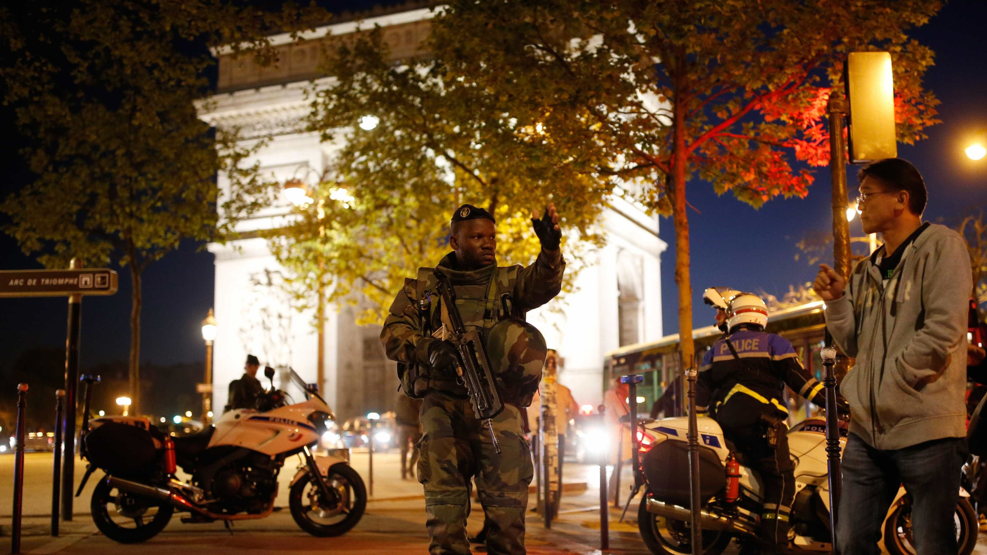 Estado Islâmico reivindica ataque na Champs-Élysées