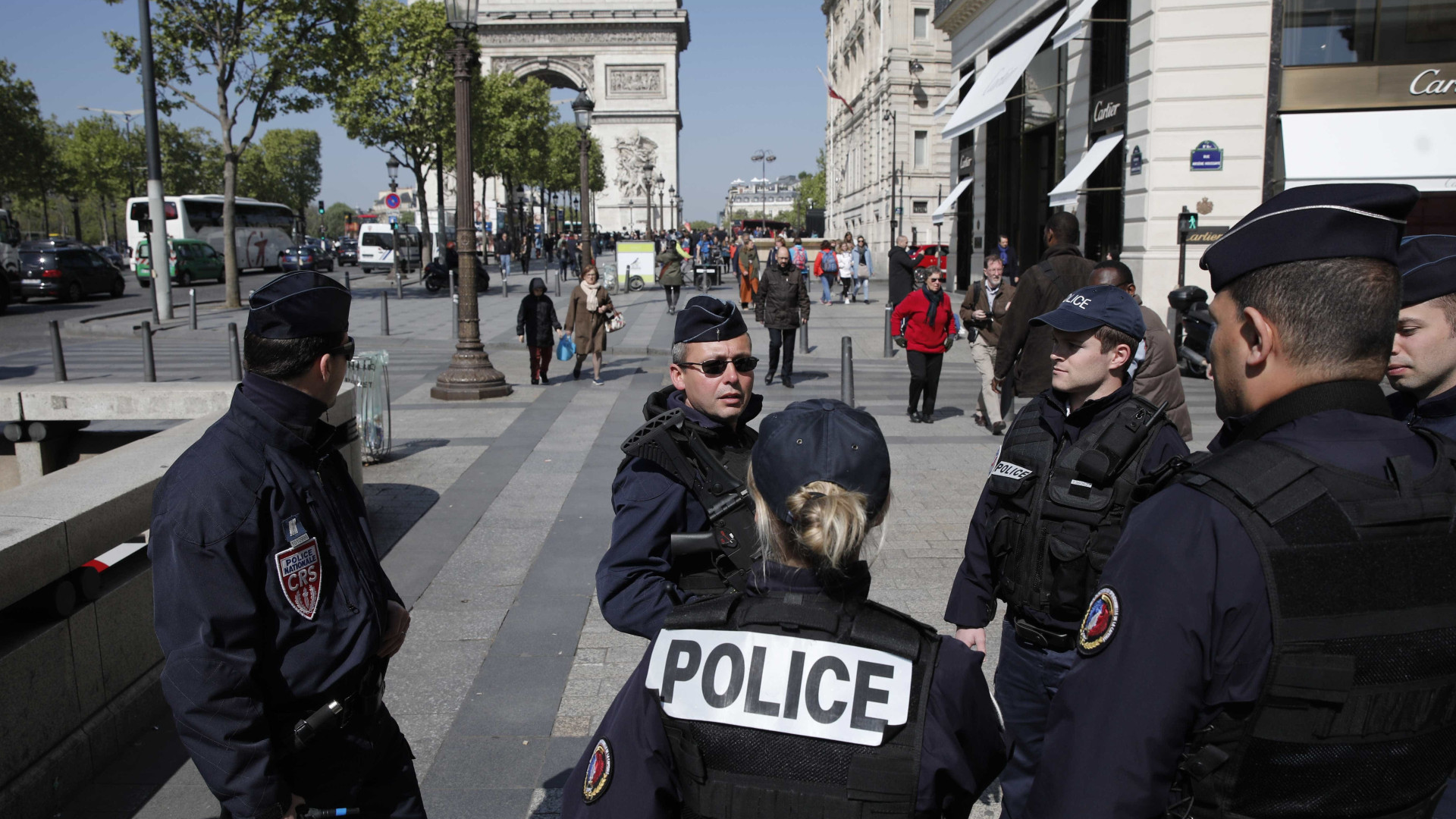 Após ataque, França mobiliza forças
de segurança para eleição