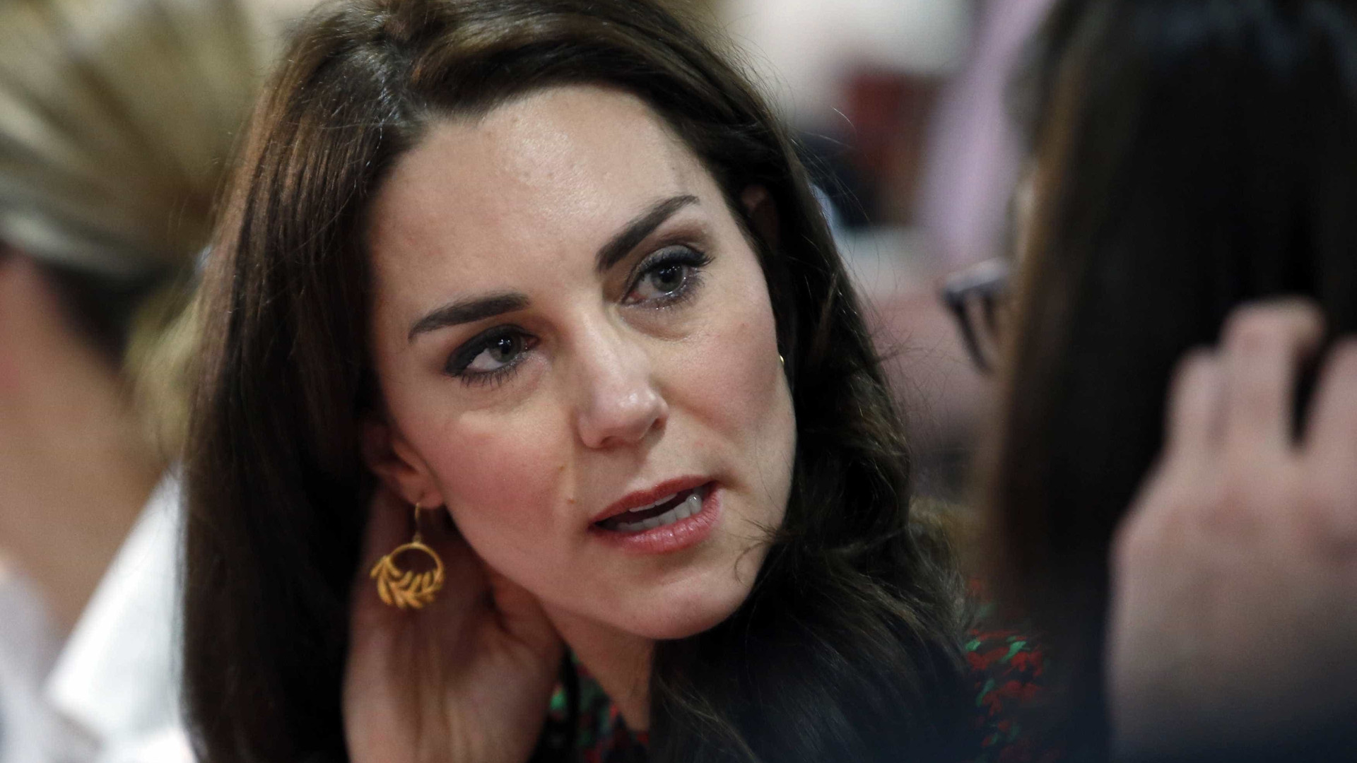 'Às vezes é solitário', diz Kate Middleton sobre ser mãe