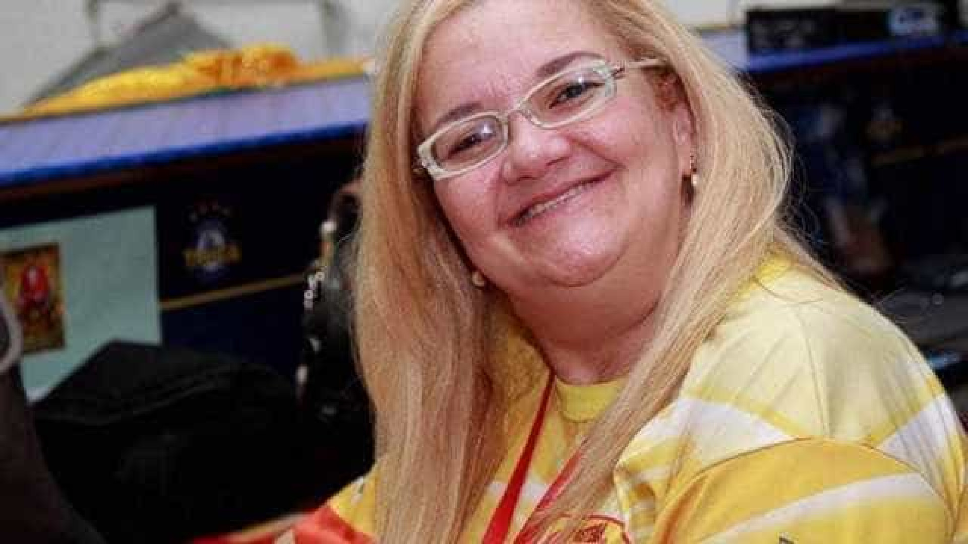 Morre radialista que foi atropelada por carro alegórico na Sapucaí