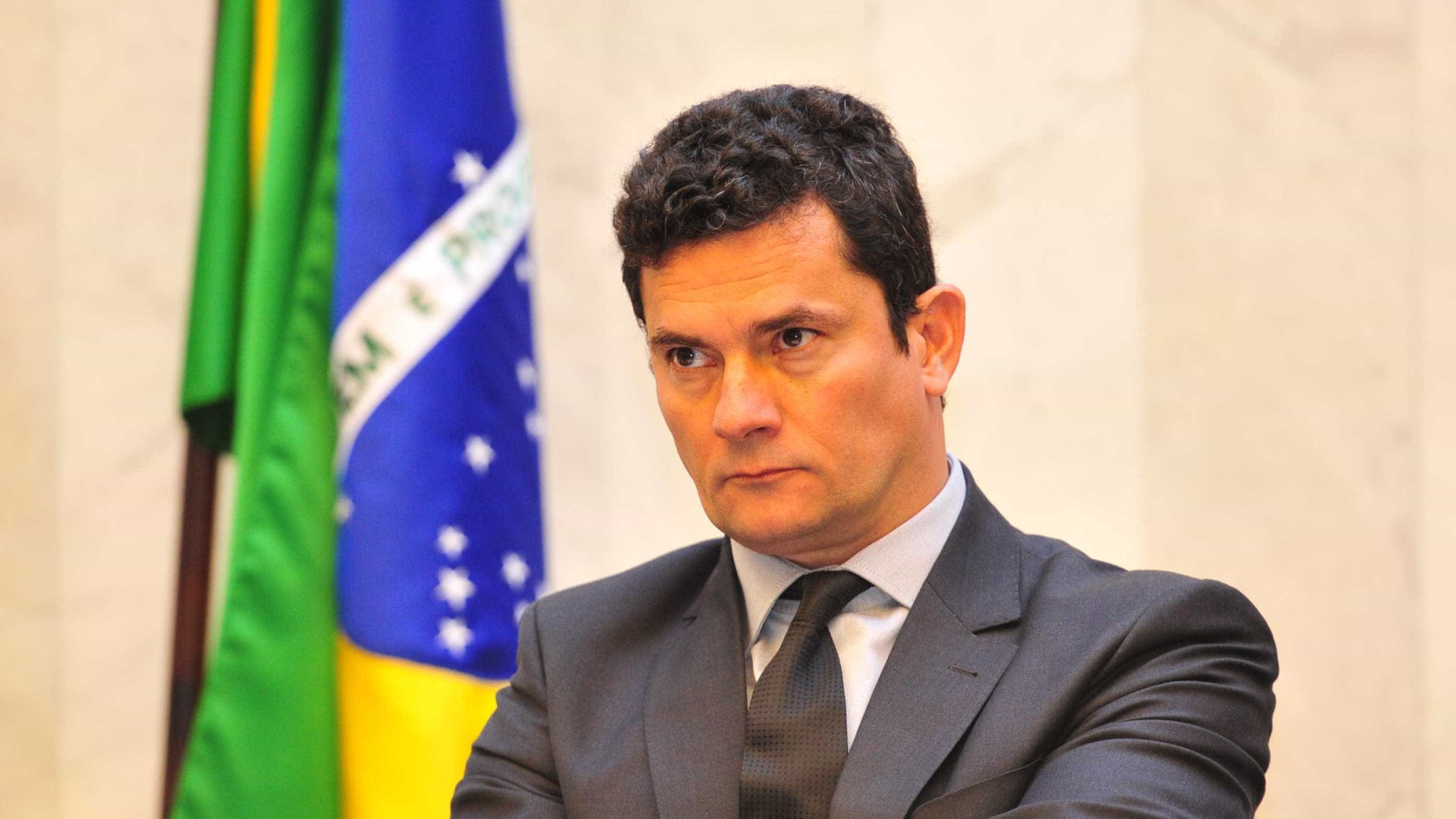 STF retira de Moro parte da delação 
da JBS que cita Mantega e Lula