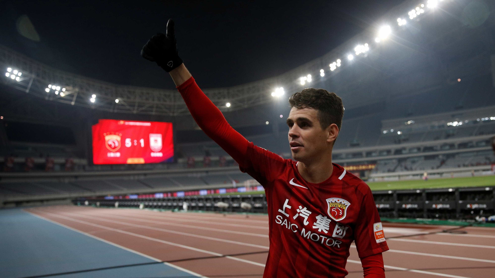 Oscar dá bolada em adversário e causa briga generalizada na China