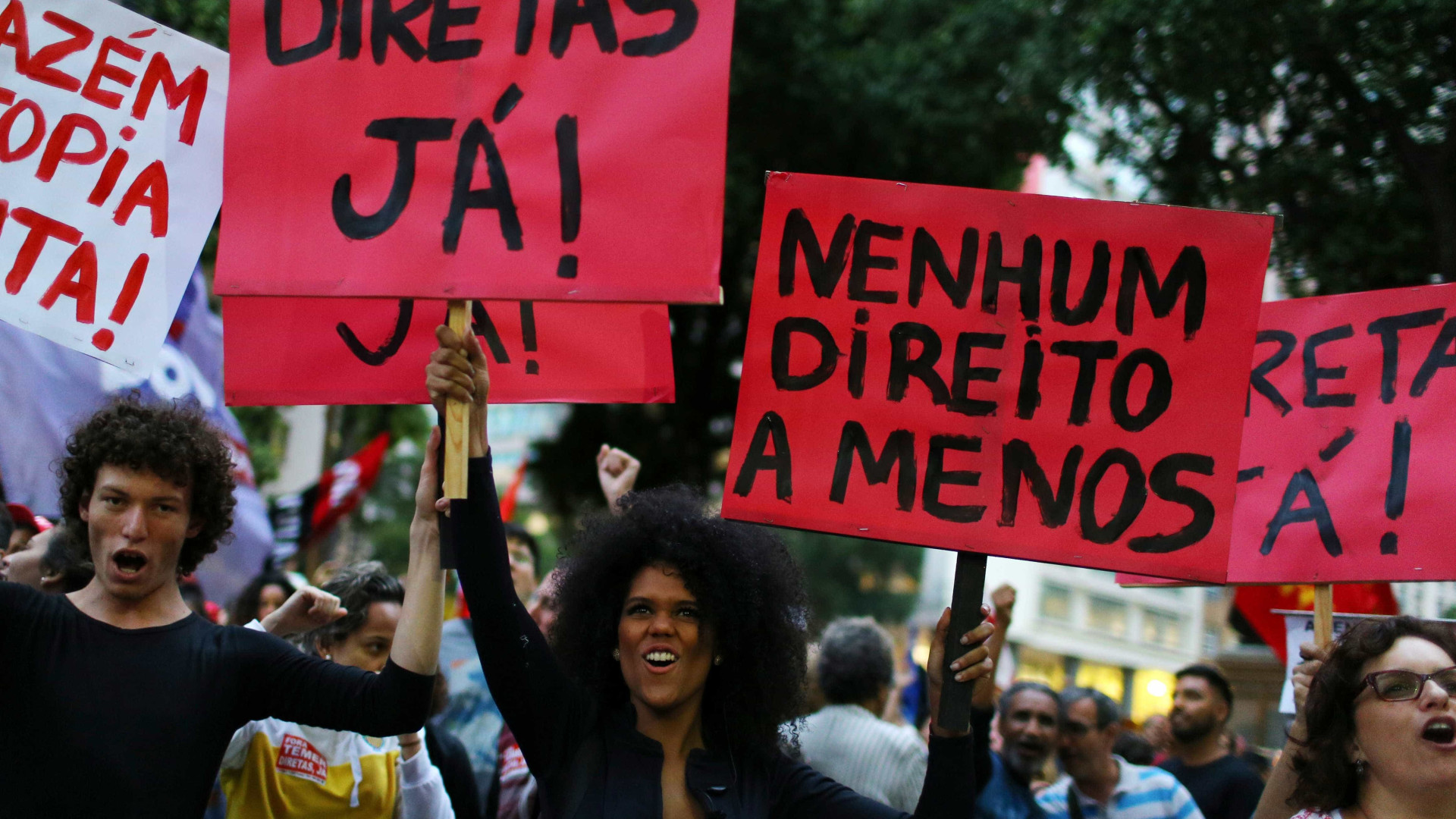 Manifestantes contra Temer começam a se reunir no centro do Rio