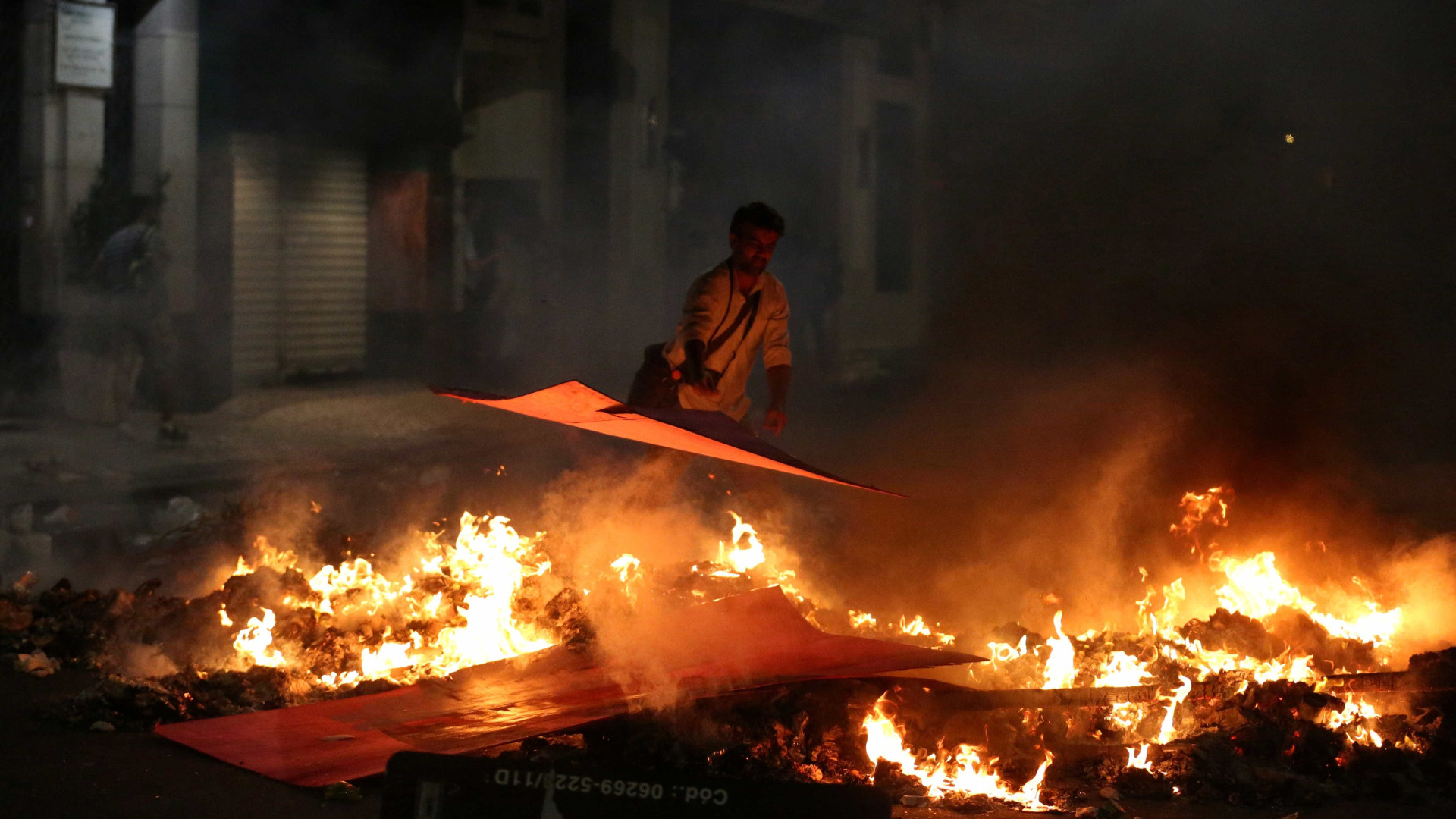 Manifestantes entram em confronto durante manifestação no Rio